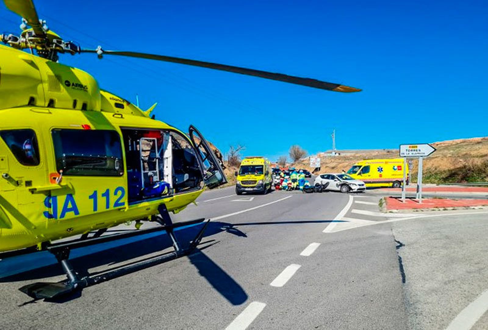 Un motorista herido de gravedad al  chocar con un coche en Loeches