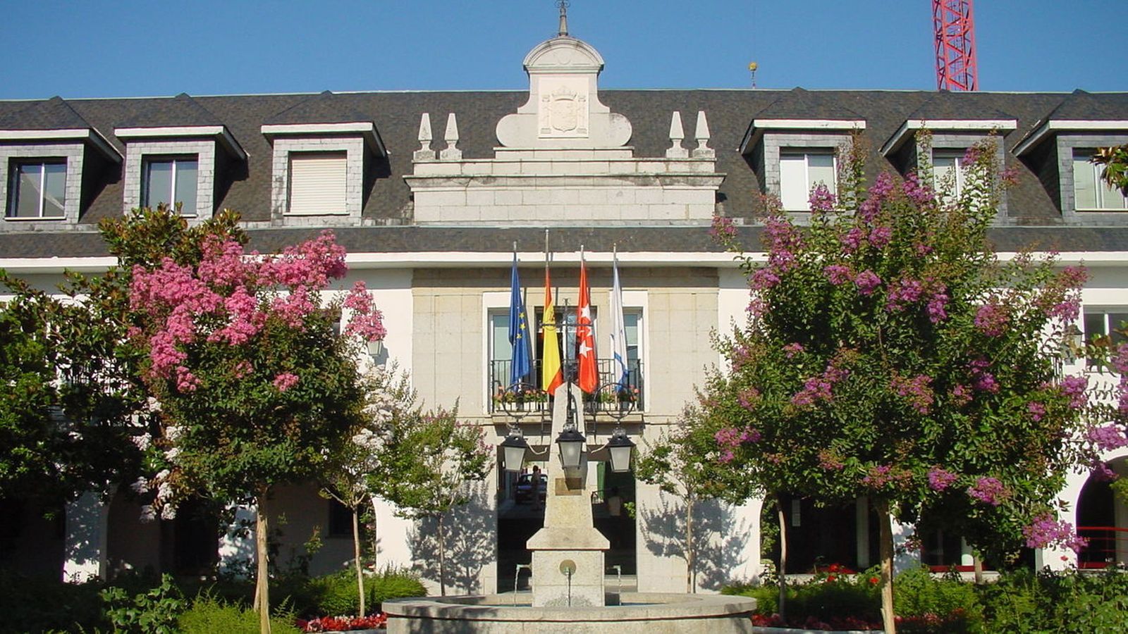 Oportunidad de empleo en el Ayuntamiento de Majadahonda para policías locales, arquitectos técnicos y técnicos de gestión
