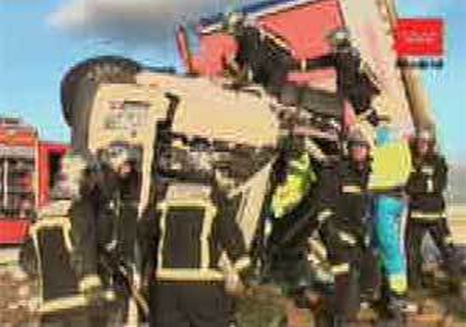 Herido un camionero tras volcar de forma aparatosa su camión en la M-50