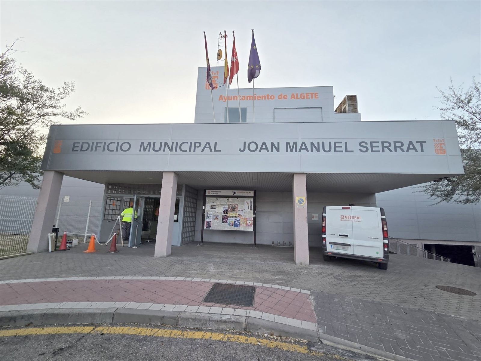 Edificio municipal Joan Manuel Serrat en Algete