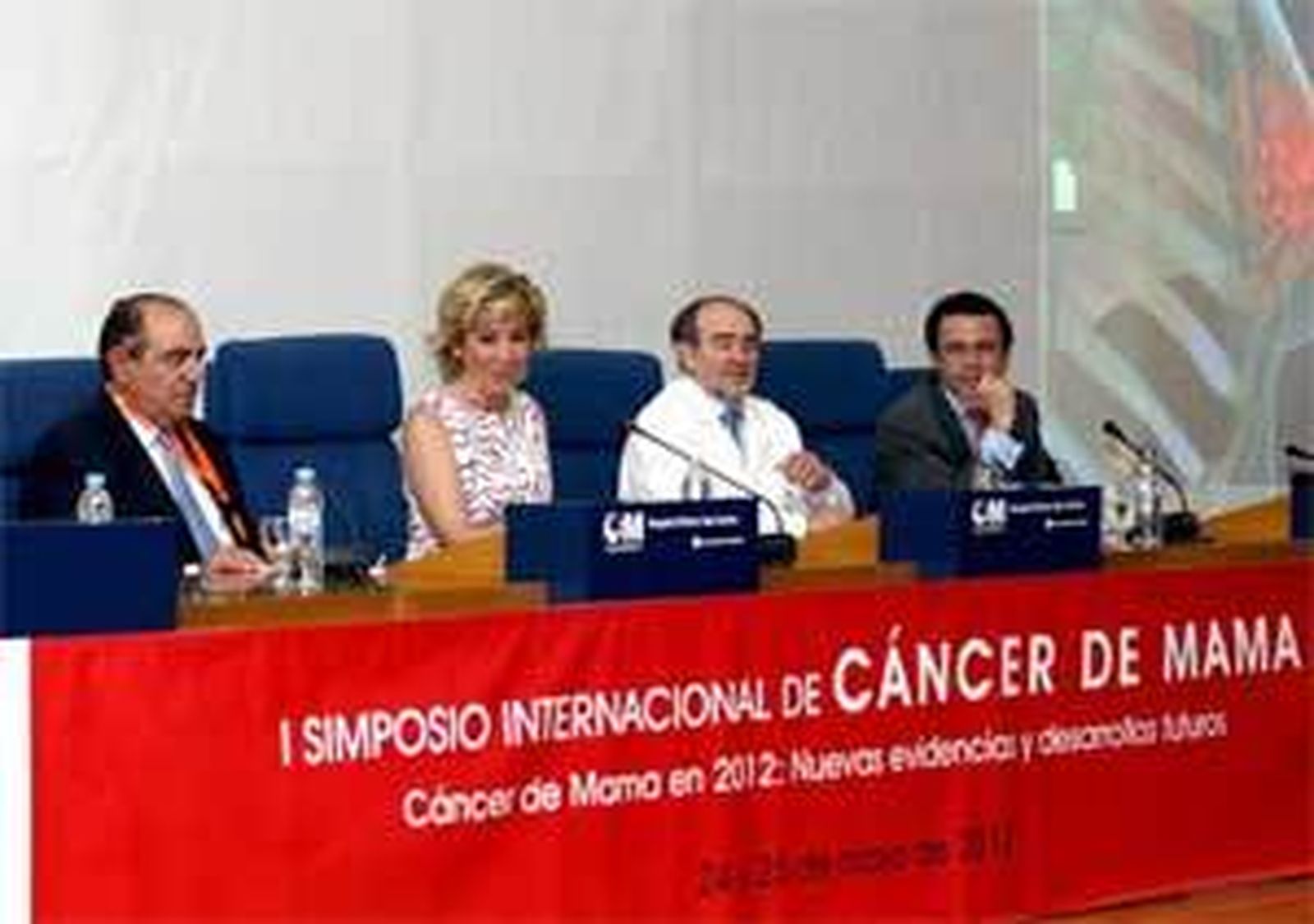 Aguirre: "El cáncer puede superarse en muchos casos"