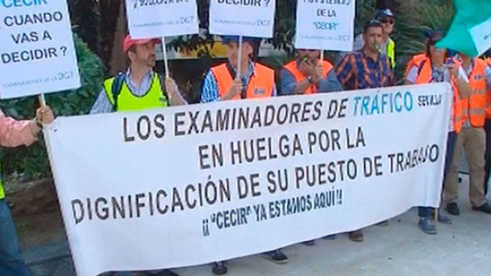 Más del 90% de examinadores de la DGT hace huelga y paraliza 7.000 pruebas