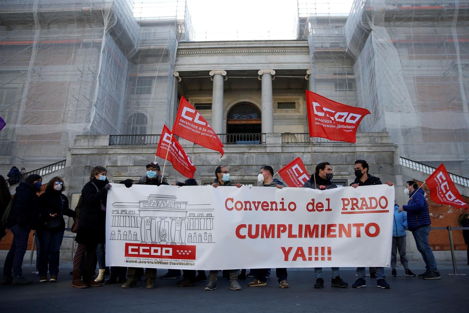 Unos 40 trabajadores del Museo del Prado protestan por el bloqueo del convenio colectivo