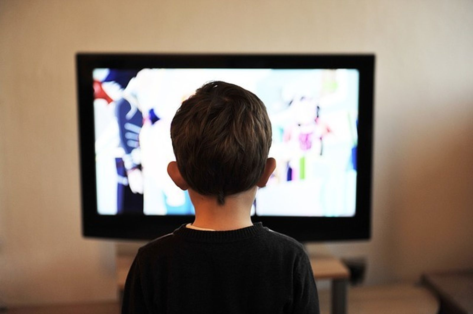 peque_television_nino