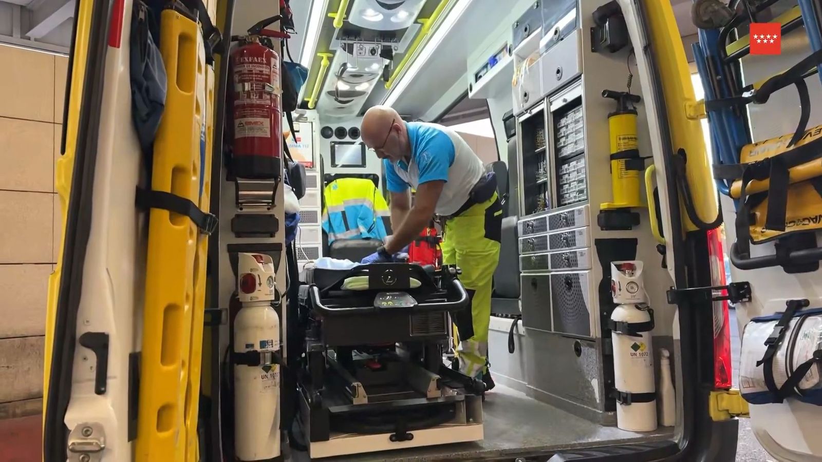 En estado grave un hombre de 42 años tras recibir tres puñaladas en la calle Tiétar de Las Rozas