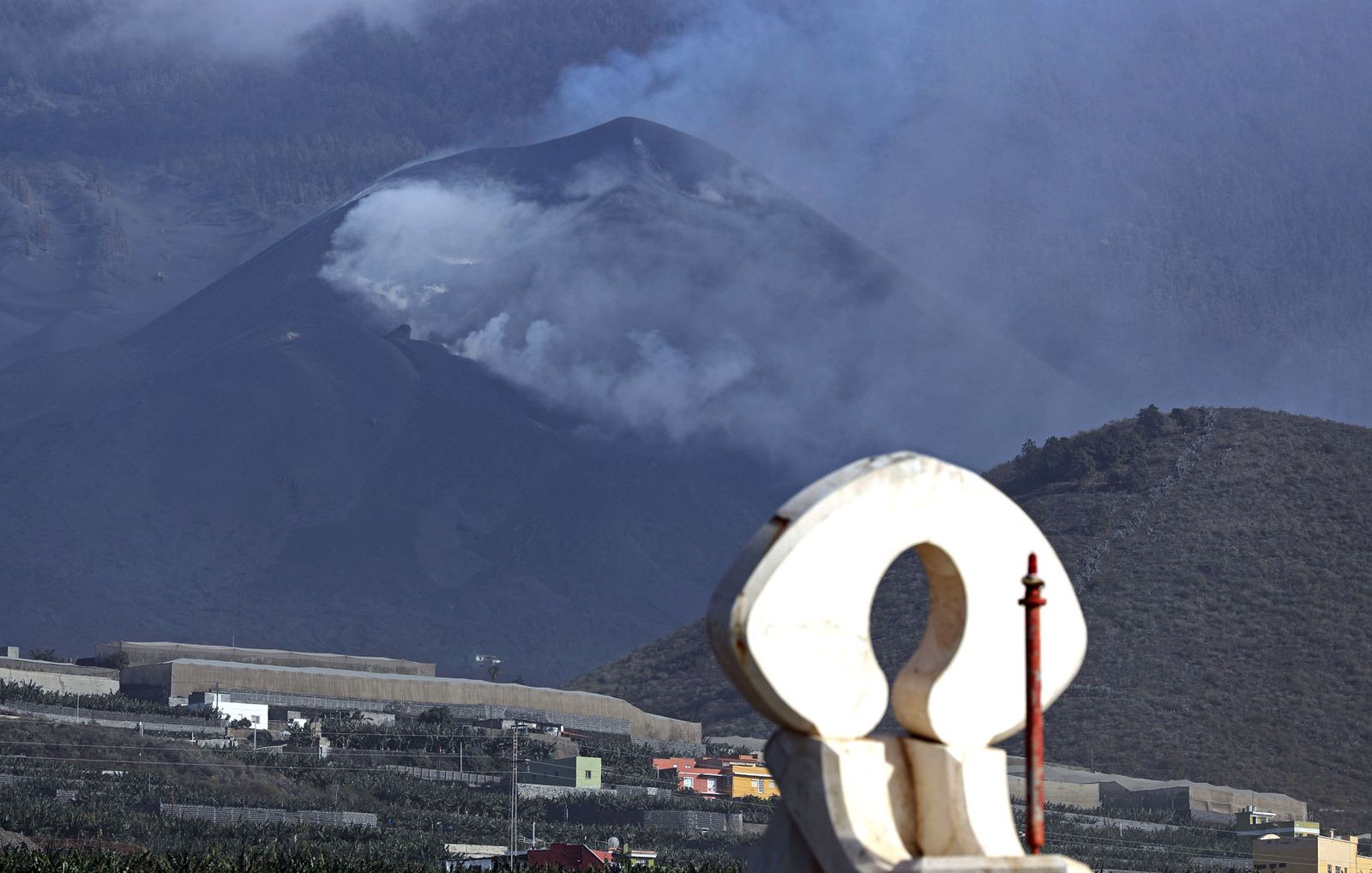 Las coladas de lava cubren 992 hectáreas y ha afectado a 2.719 edificaciones, la mayoría de ellas destruidas
