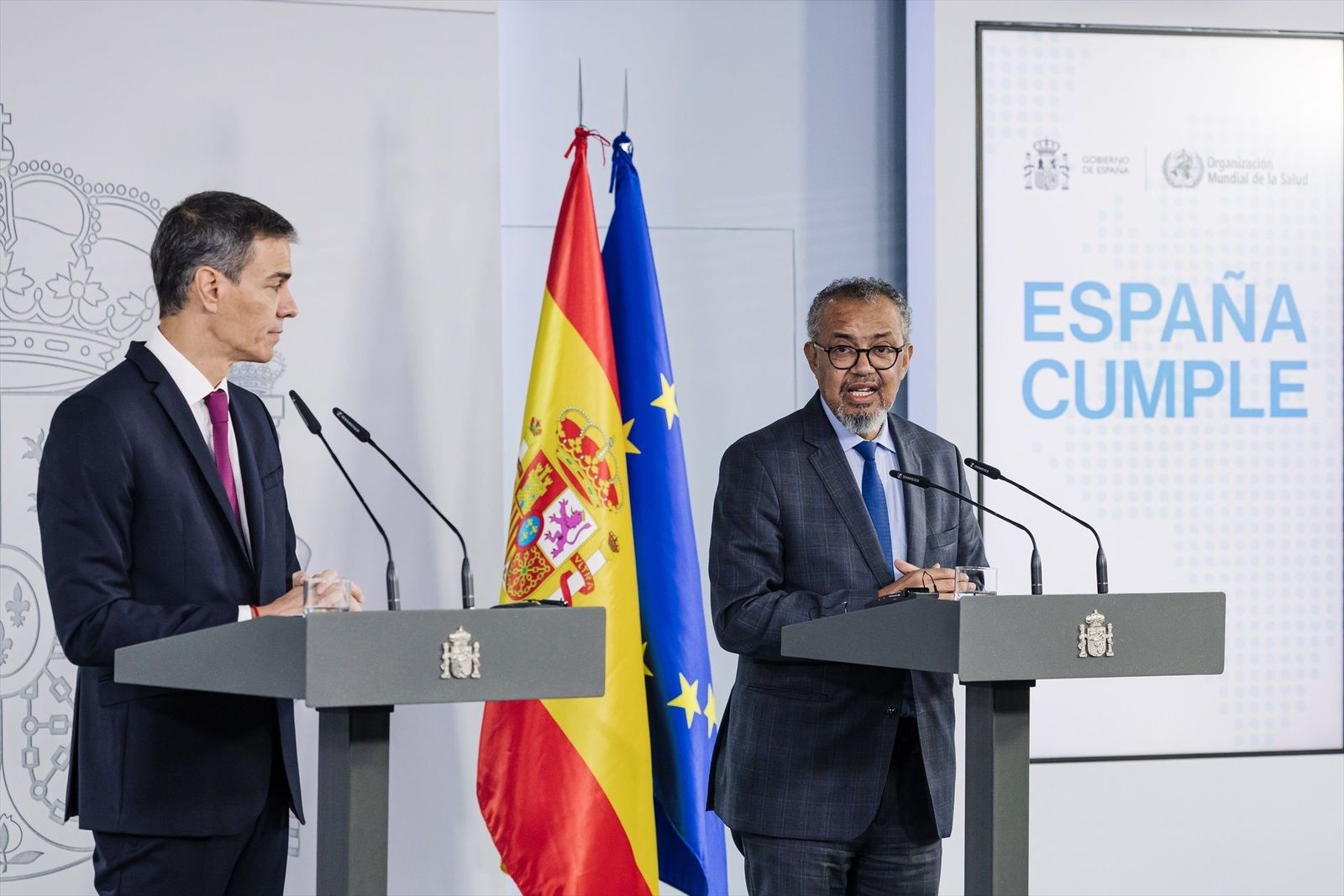 Sánchez califica de "éxito" el operativo del Gobierno por el hantavirus: "Era nuestra responsabilidad legal"