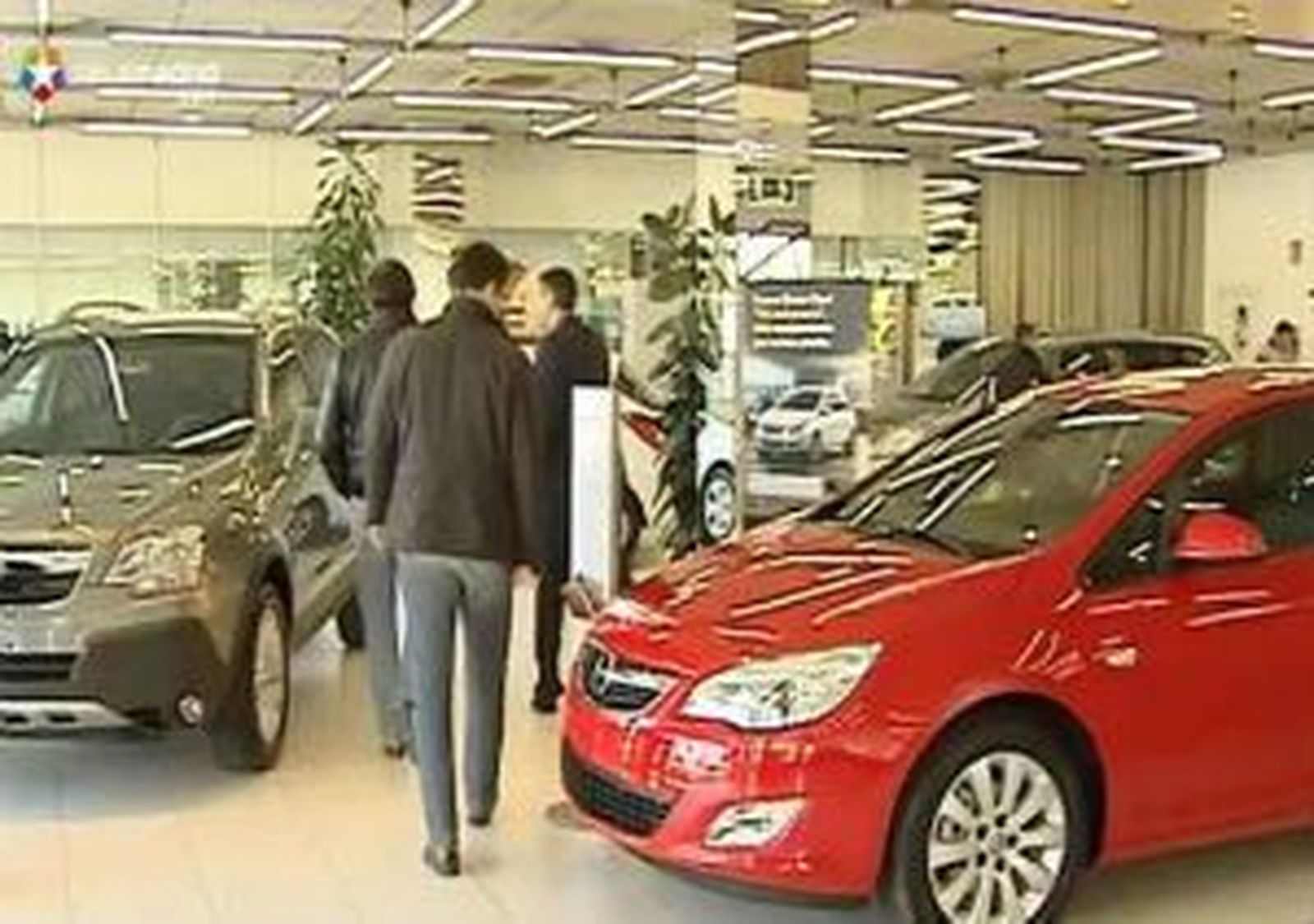 Las ventas de coches caen un 6,7% y retroceden a niveles de 1993