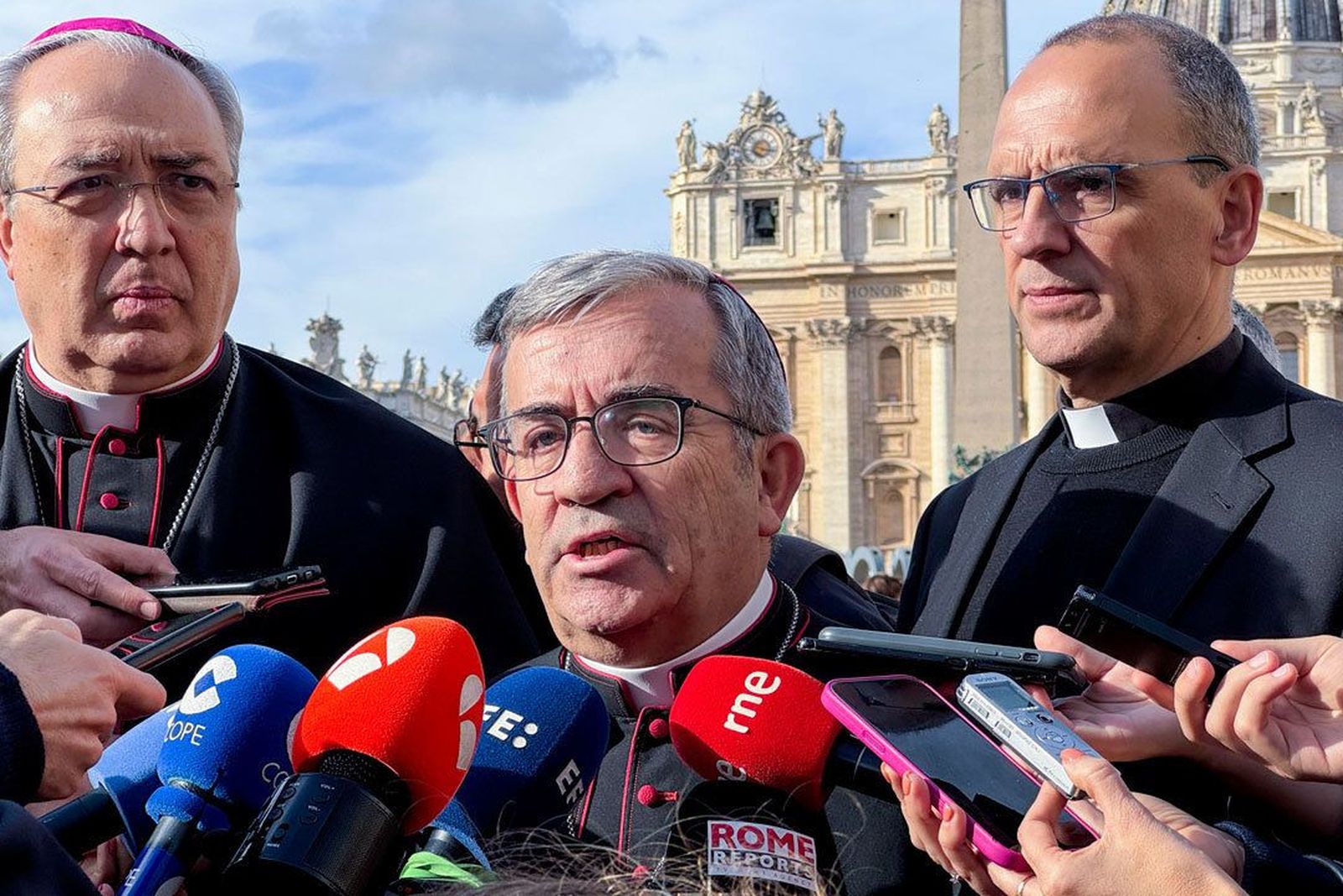 Los obispos españoles, "esperanzados" ante una posible visita del Papa a España