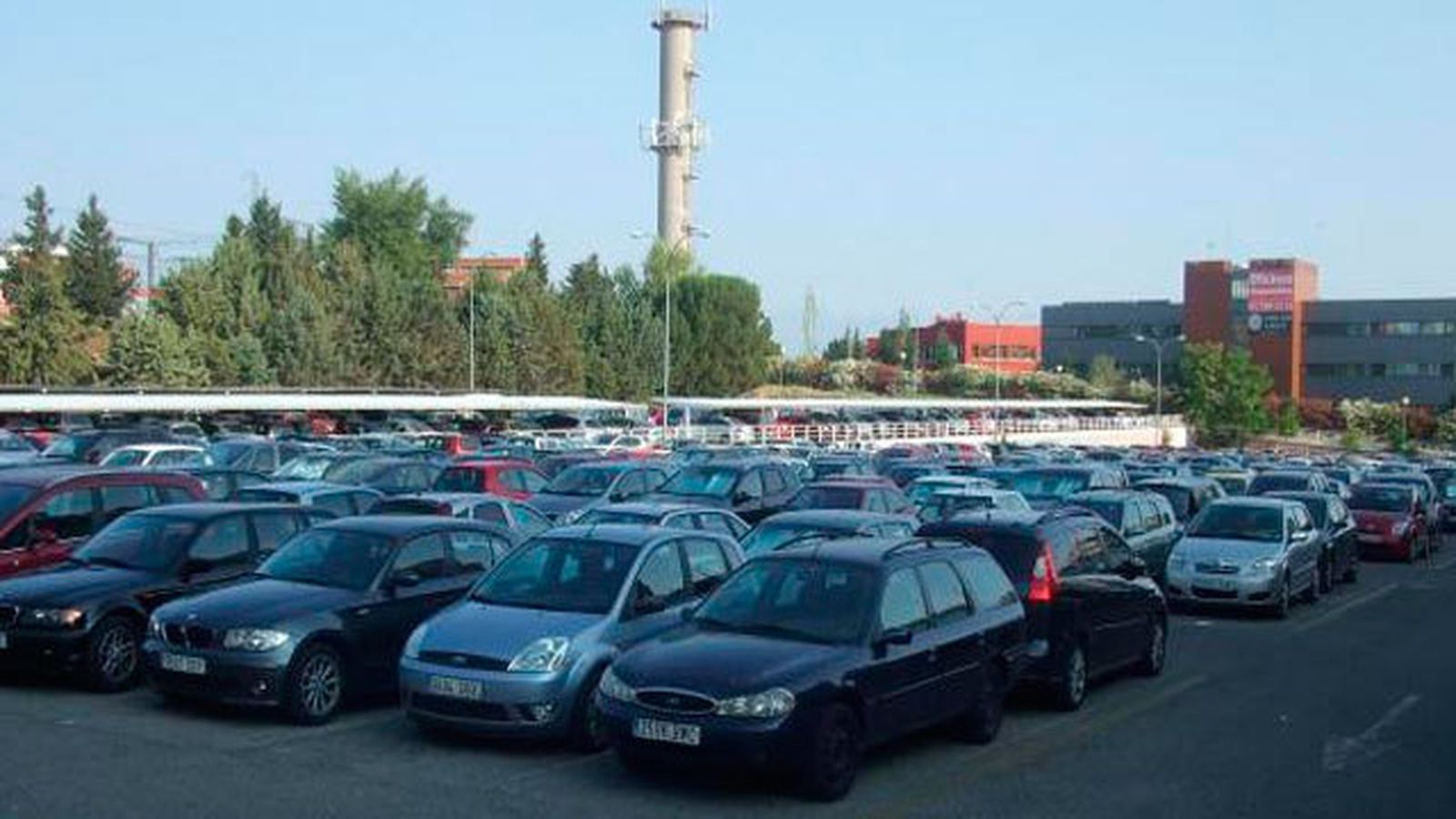 El Ayuntamiento construirá una docena de aparcamientos disuasorios
