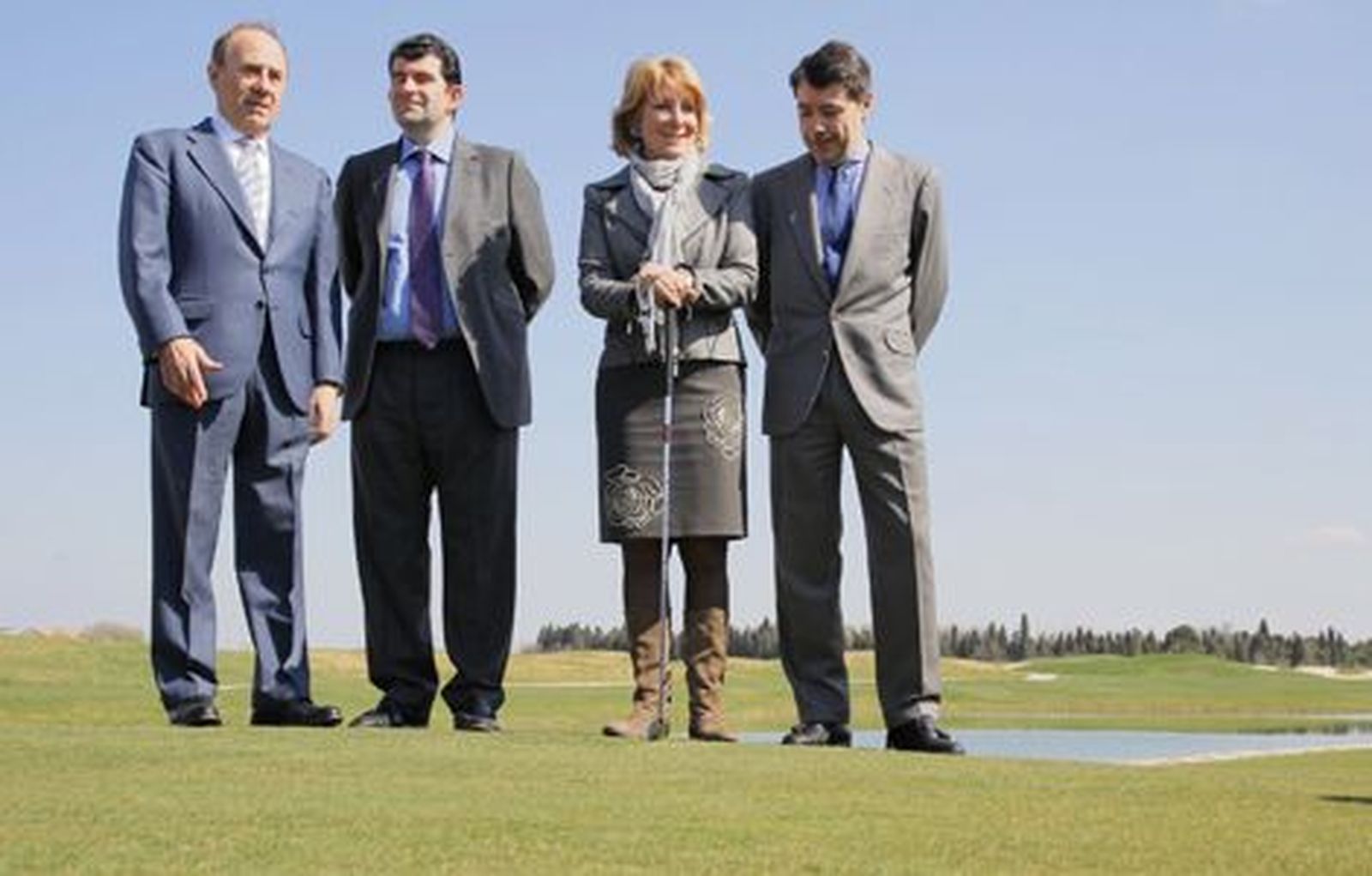 Aguirre inaugura un campo de golf en Alcalá de Henares