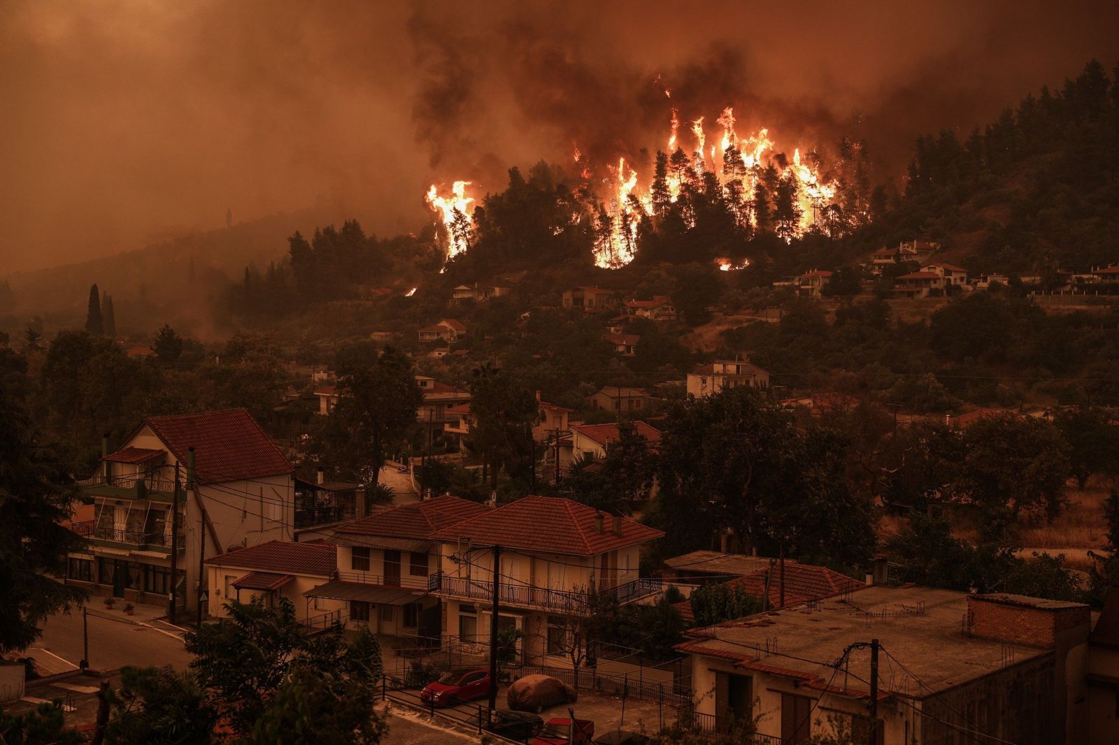 Los incendios golpean con fuerza a Europa, sobre todo en Grecia, Turquía y Sicilia
