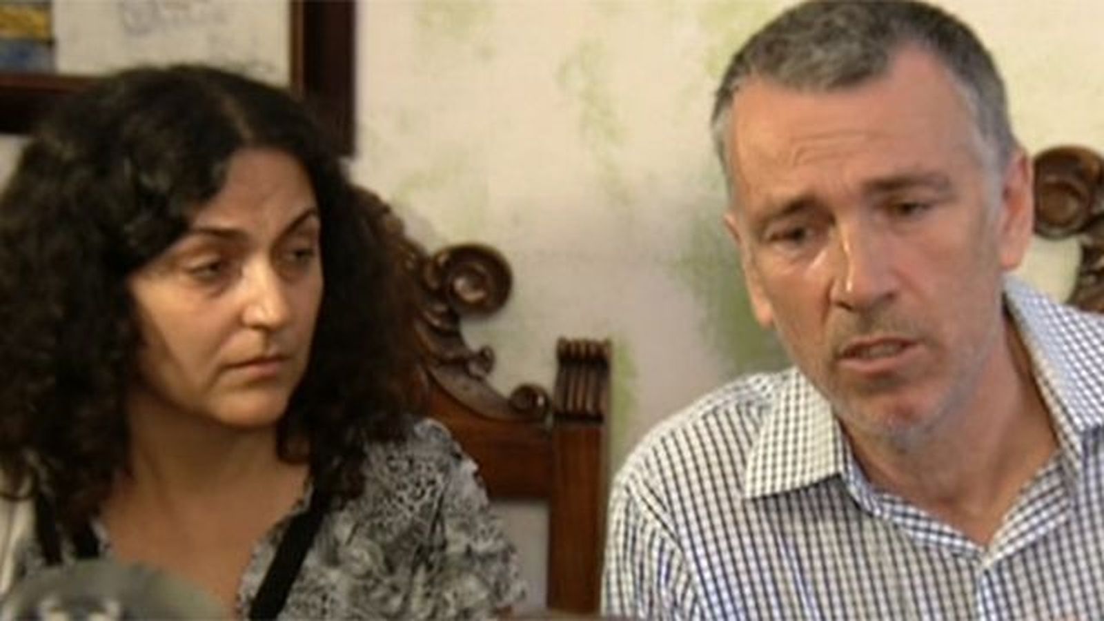 Los padres del niño británico defienden que han actuado por amor