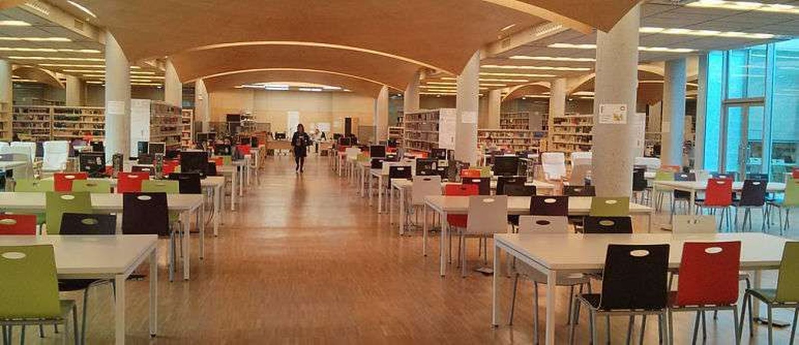 Estudiantes de la Complutense se encierran para protestar por los horarios de las bibliotecas