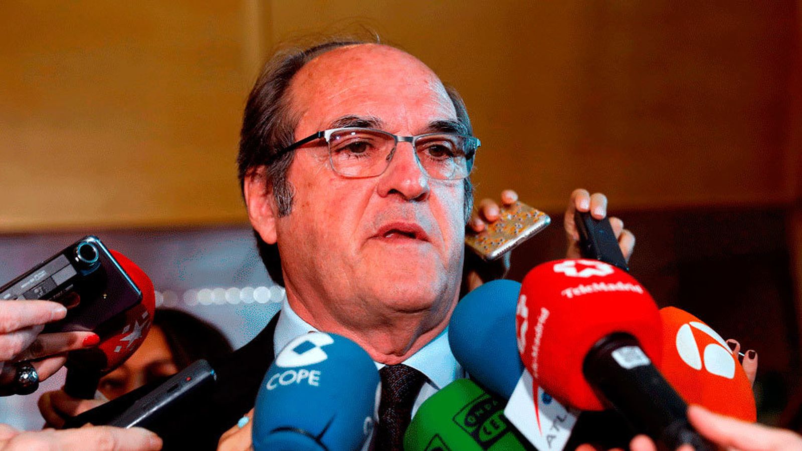 Ángel Gabilondo, ante los medios