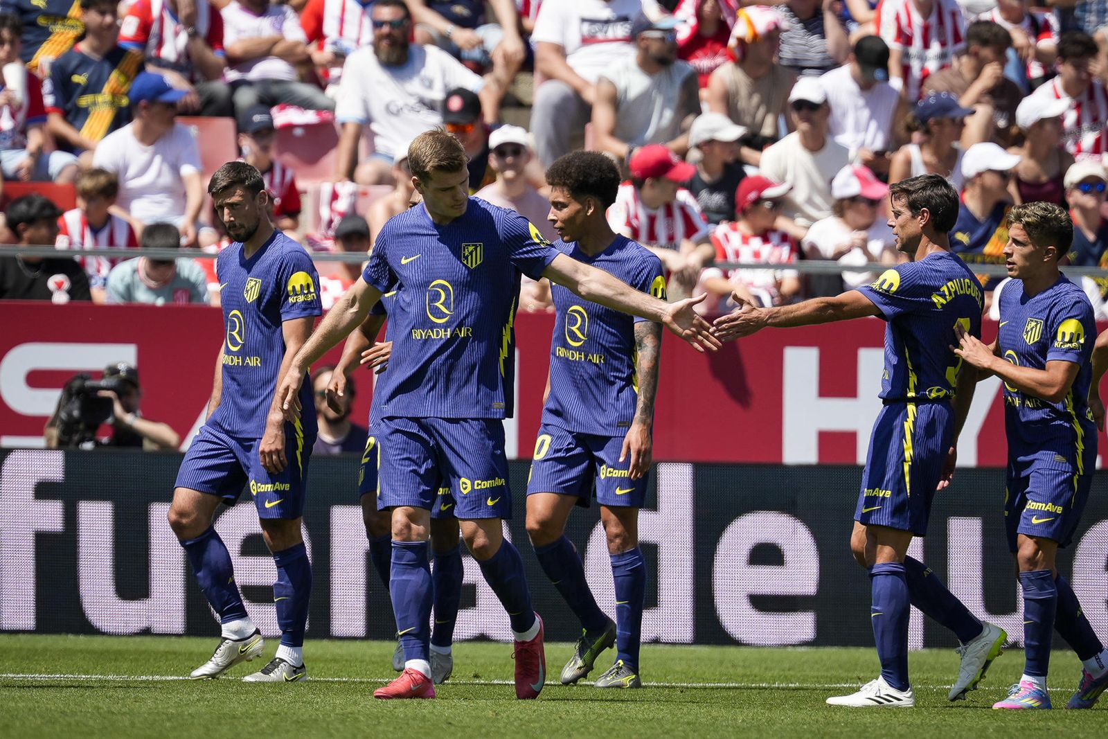 Alexander Sorloth celebra con sus compañeros un gol ante el Girona