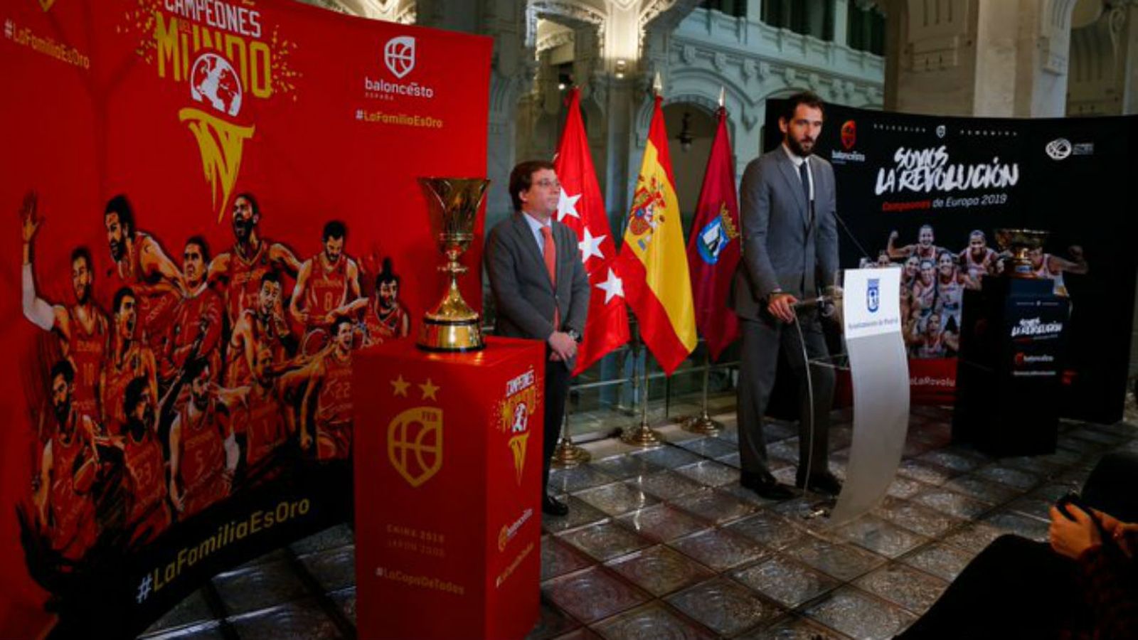 Homenajes a los campeones en el Ayuntamiento de Madrid