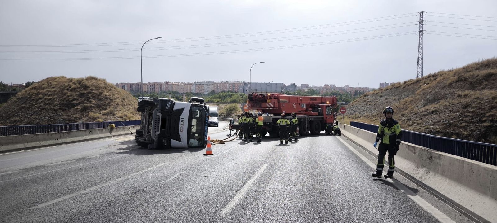 Vuelco de una hormigonera en la M-40