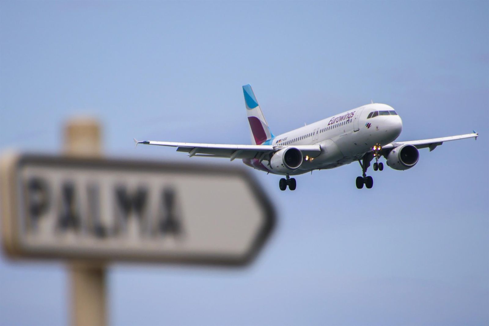 Llegada de un avión al Aeropuerto de Palma de Mallorca
