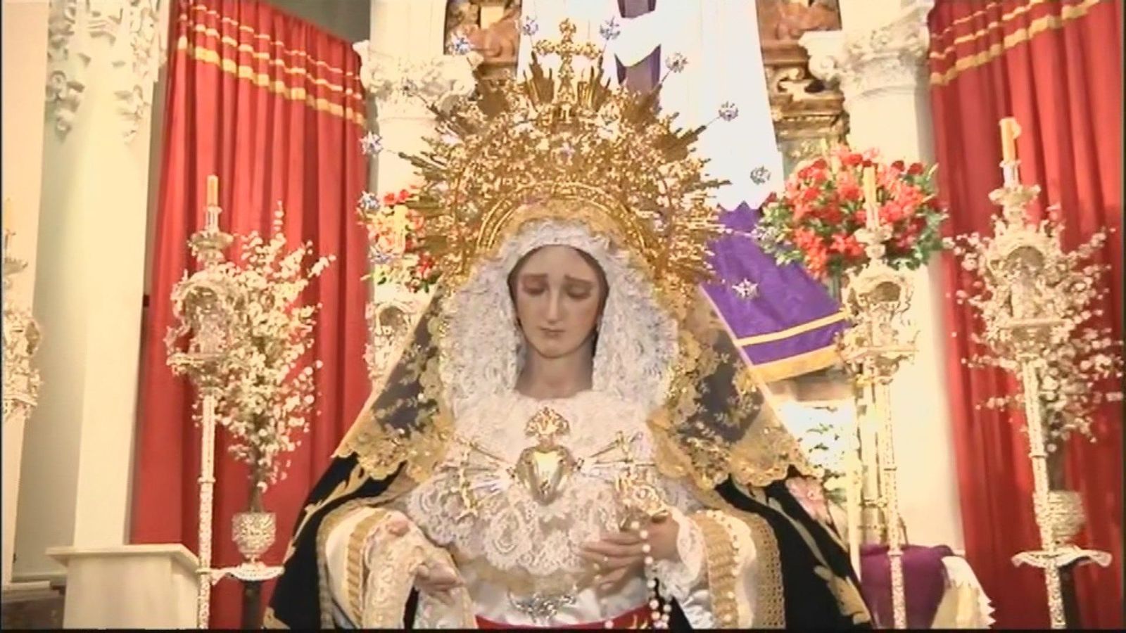 Disfrutamos de los altares de El Gran Poder y la Esperanza Macarena