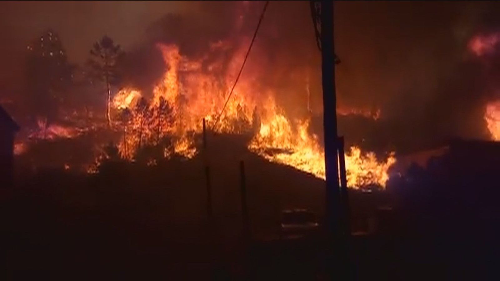 El incendio de las Hurdes mantiene su mala evolución y arrasa ya 2.600 hectáreas