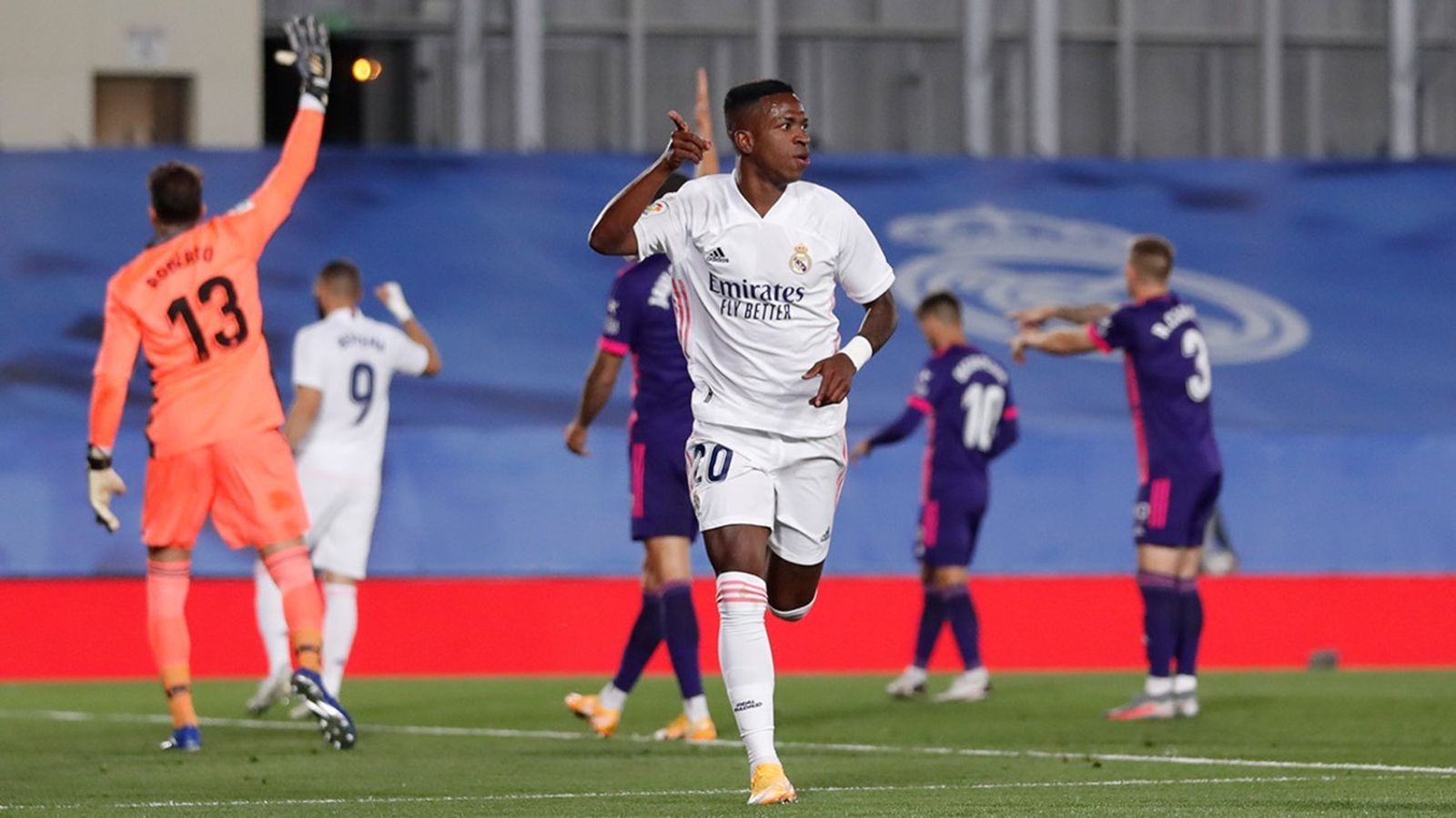 Vinicius ante el  Valladolid
