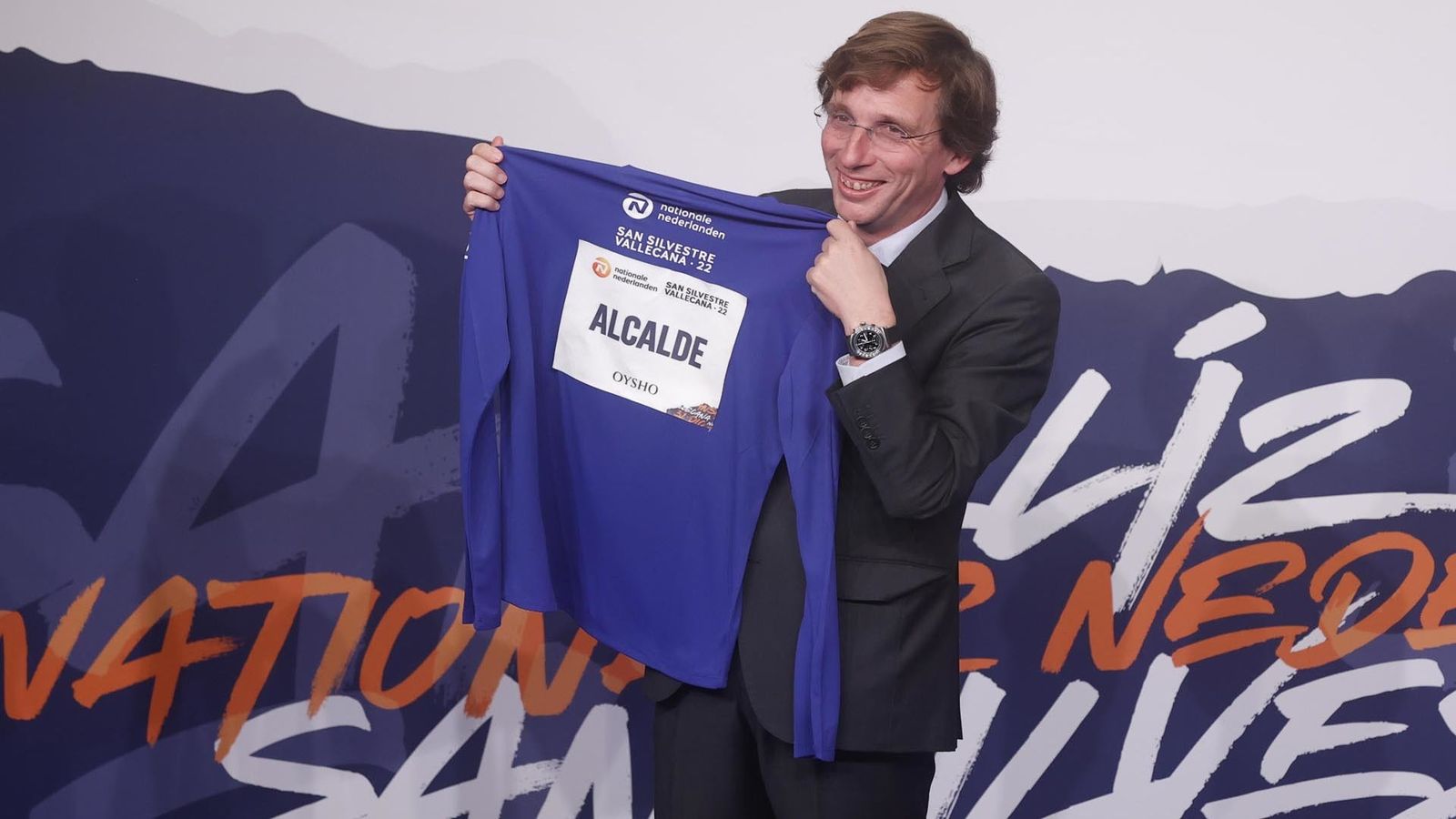 Almeida, con su camiseta de la San Silvestre