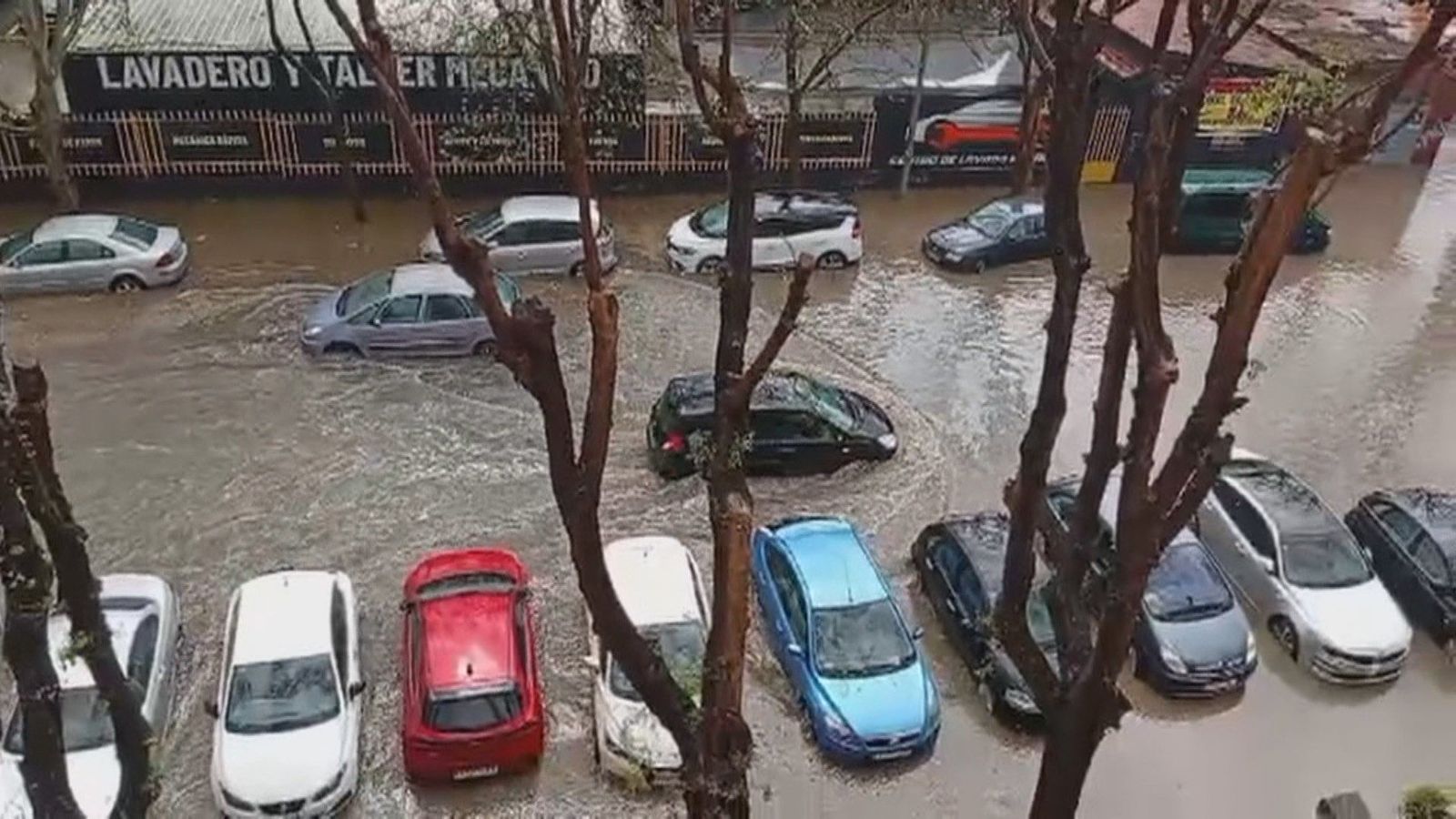 Una gran tromba de agua inunda Aranjuez durante unas horas: "Es una barbaridad lo que ha caído"