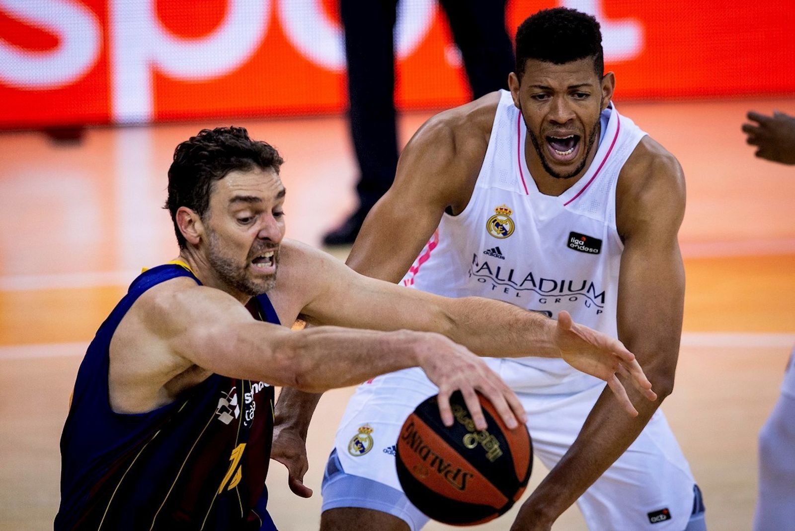 Tavares y Pau Gasol