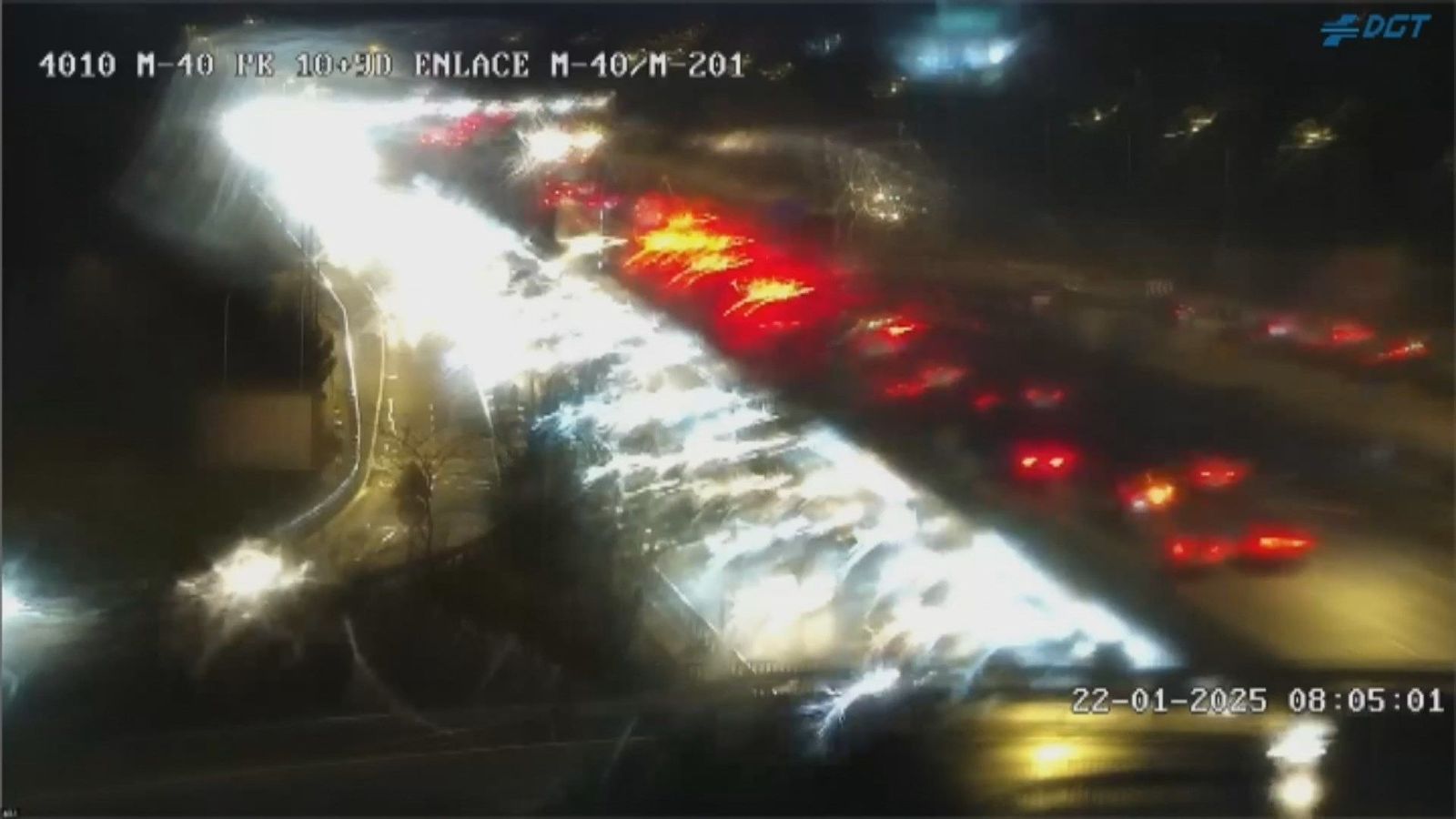 La lluvia complica el tráfico de Madrid en la hora punta de la mañana de este miércoles