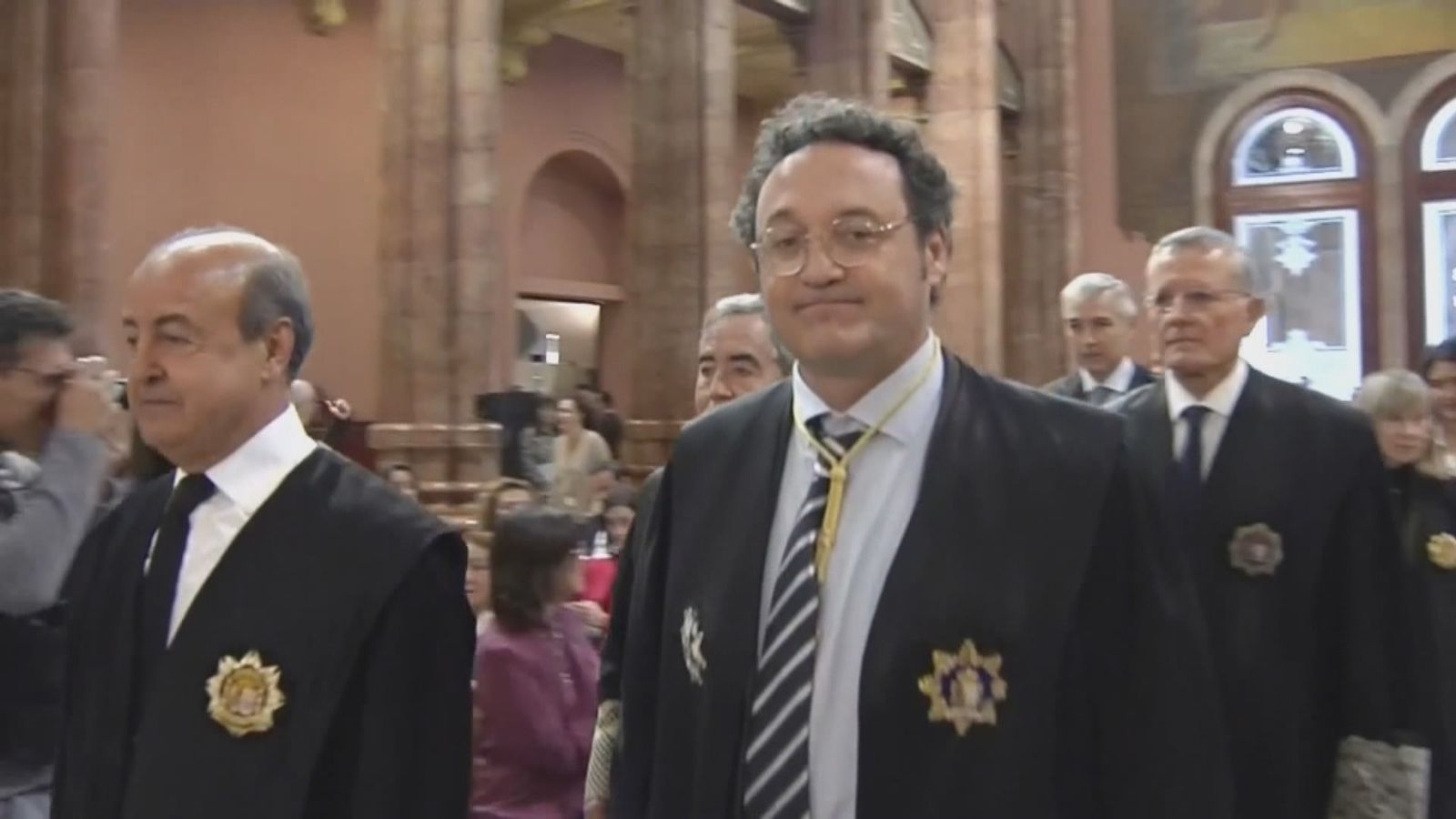 El fiscal general, a juicio.