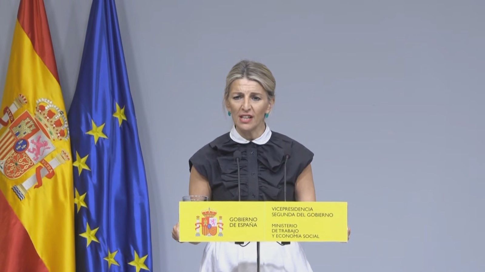Yolanda Díaz: "Si estamos en un punto y aparte tiene que llenarse de iniciativa política"