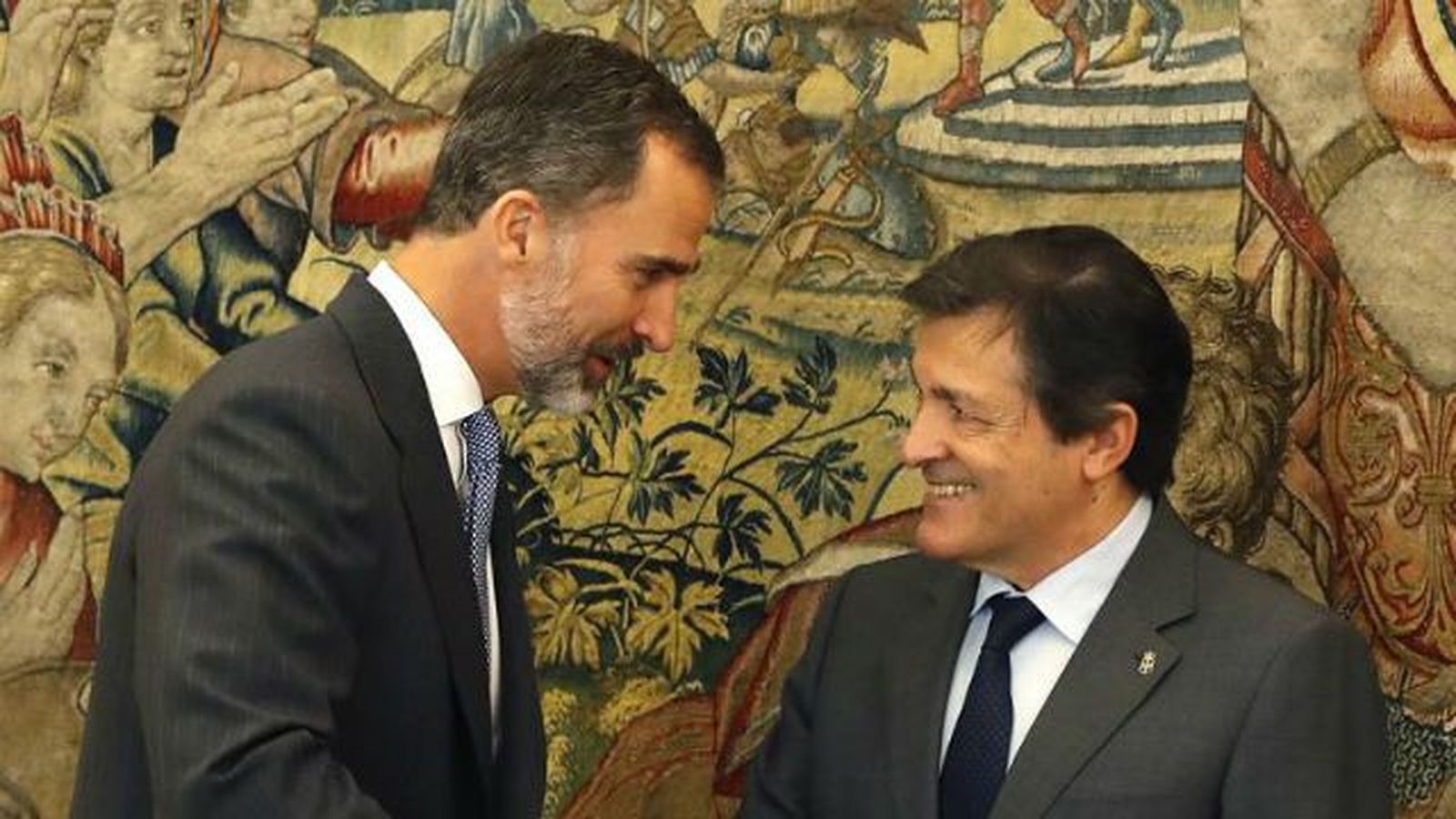 Fernández comunica al Rey que el PSOE se abstendrá en la segunda votación