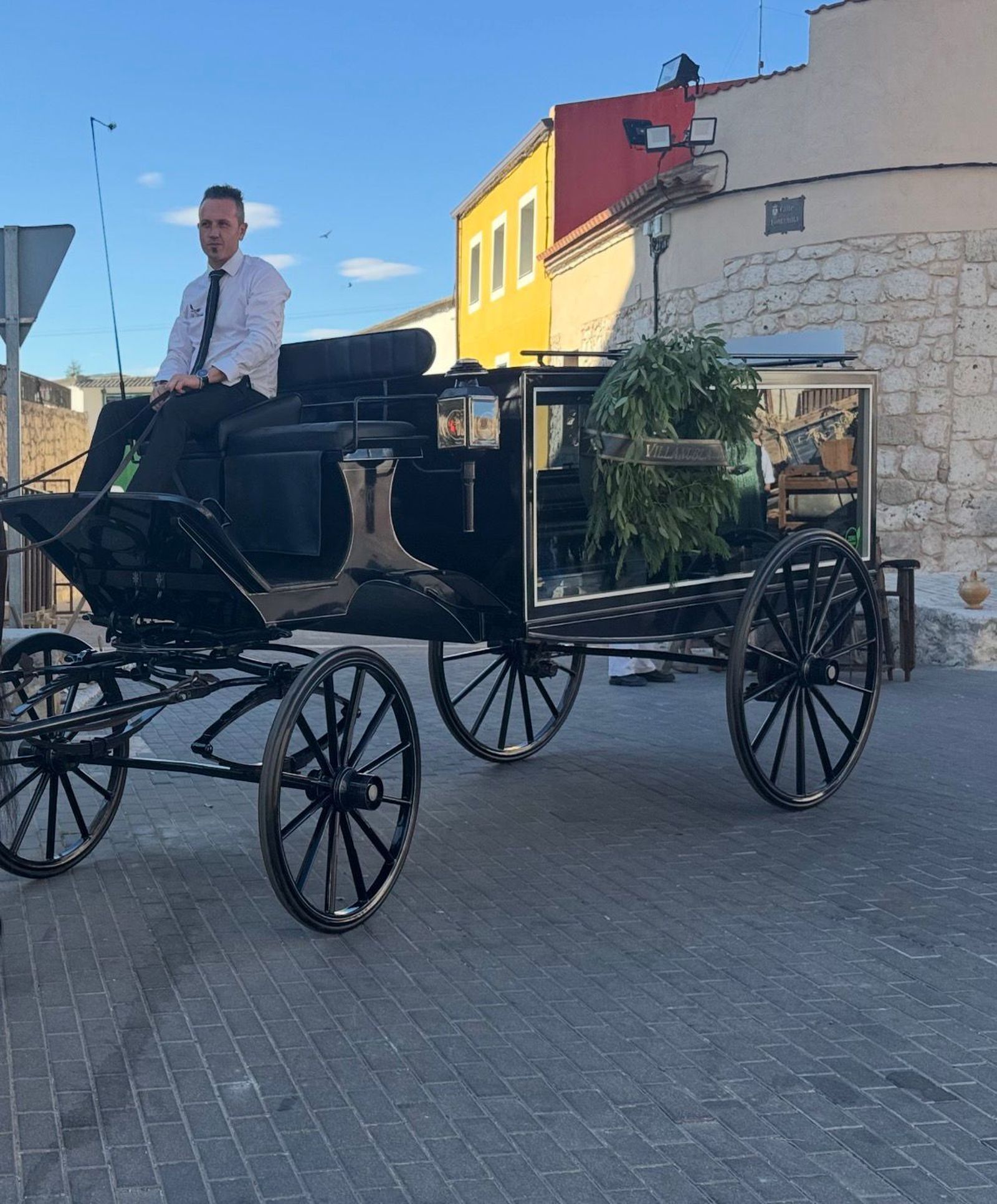 Servicio funerario con carruaje de caballos en Valladolid