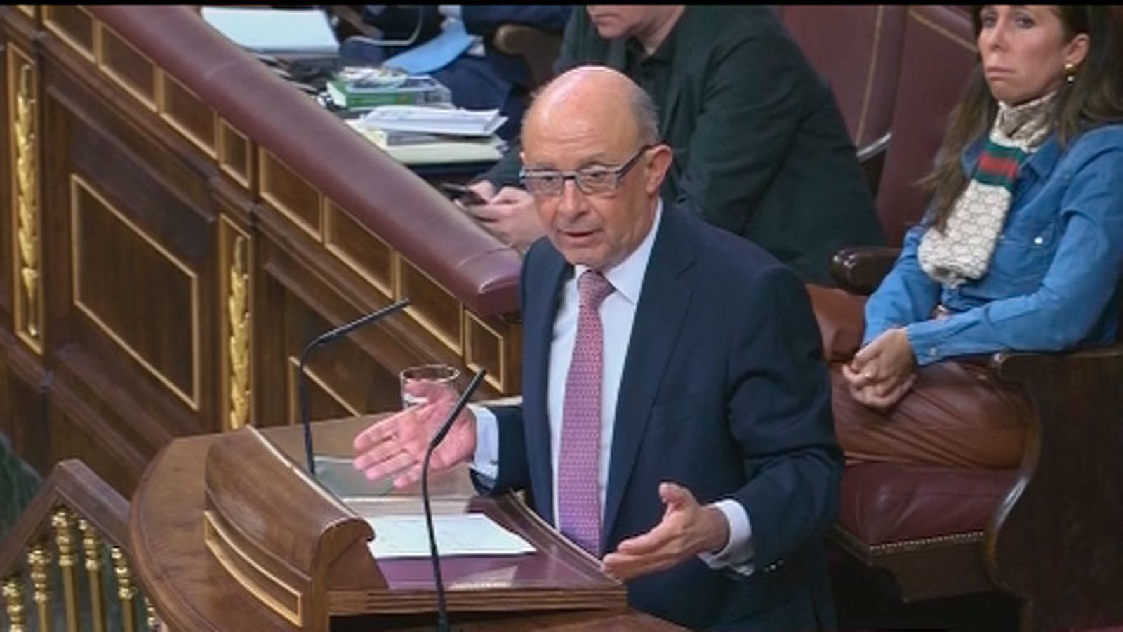 El PNV pacta con el Gobierno subir las pensiones 1,6 % en 2018 y con el IPC en 2019