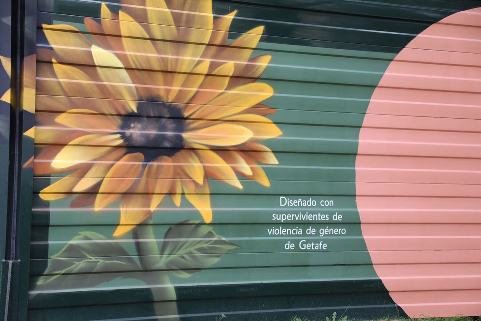 Parte del mural creado en el barrio de La Alhondiga, en Getafe