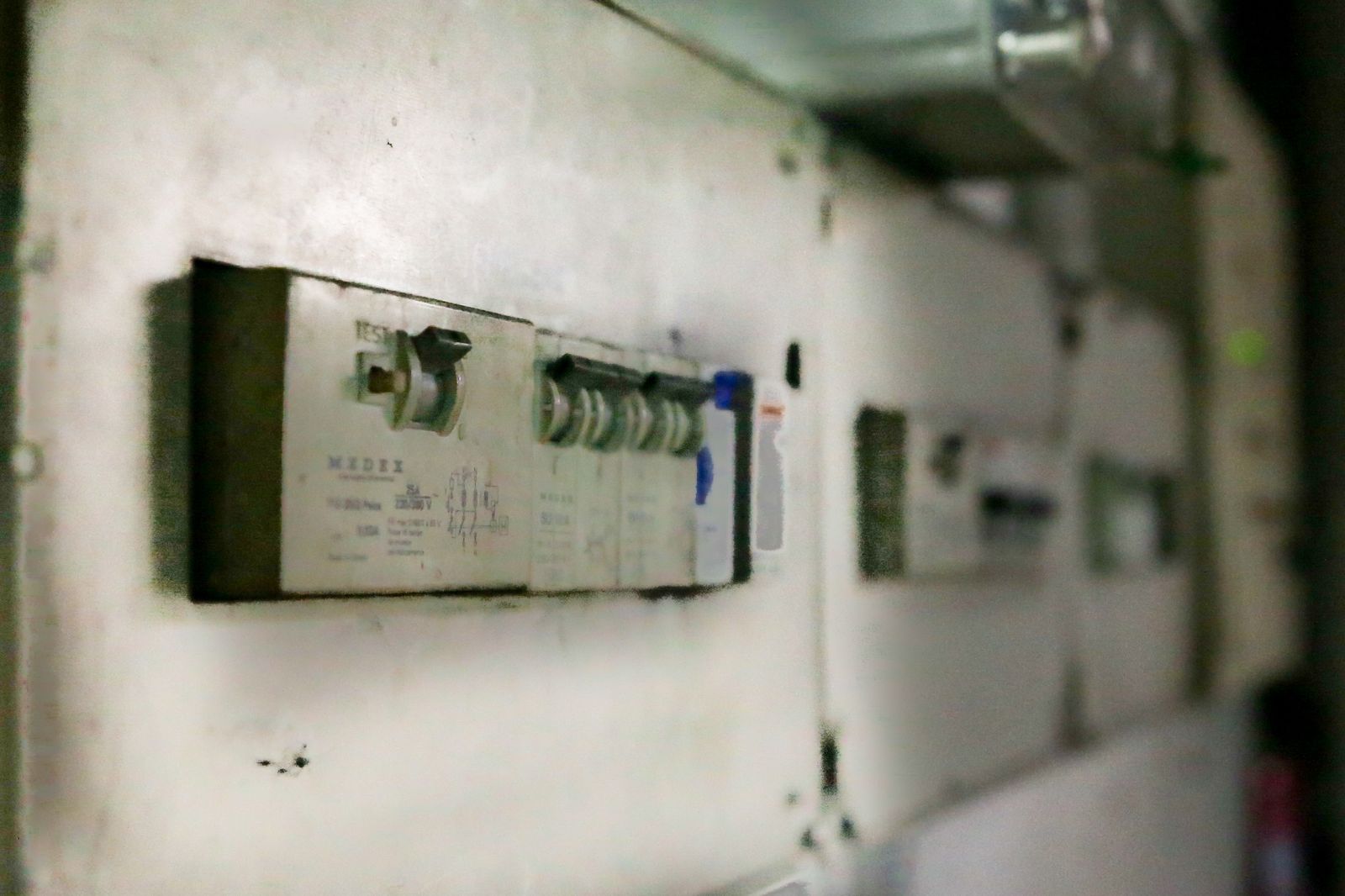 Tablero de control de la luz de un edificio