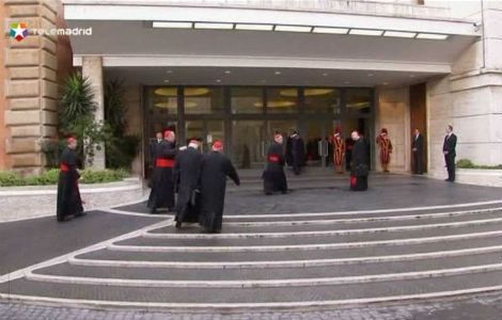 Los cardenales se reúnen por última vez antes del cónclave de este martes