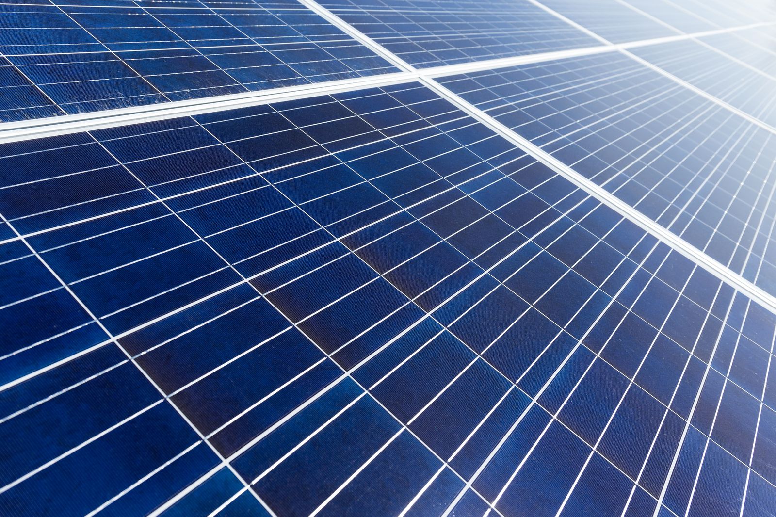 Placas solares instaladas por Canal de Isabel II