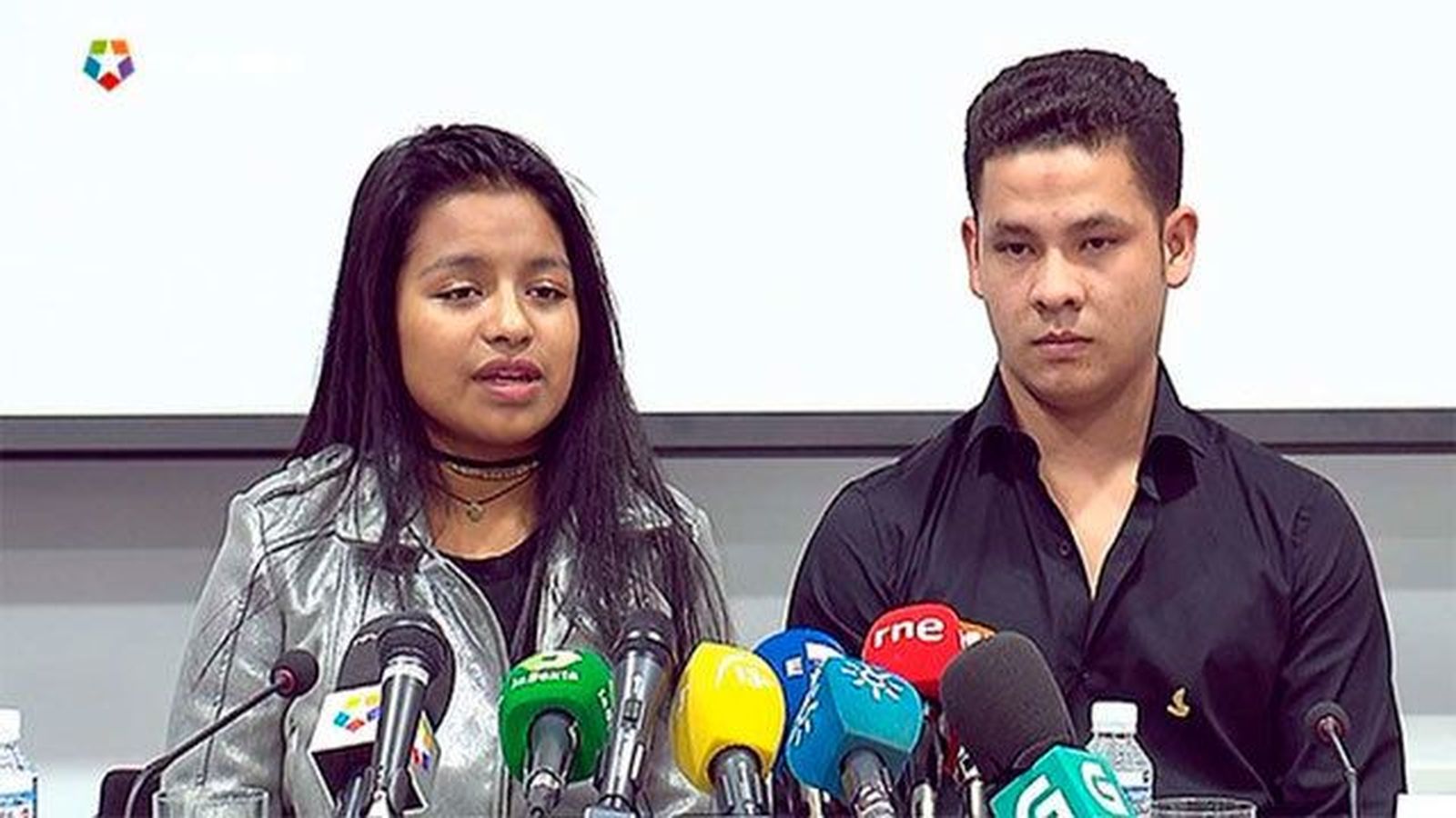 Niños soldado de las FARC destacan que "no es la hora de coger un arma, sino un cuaderno"