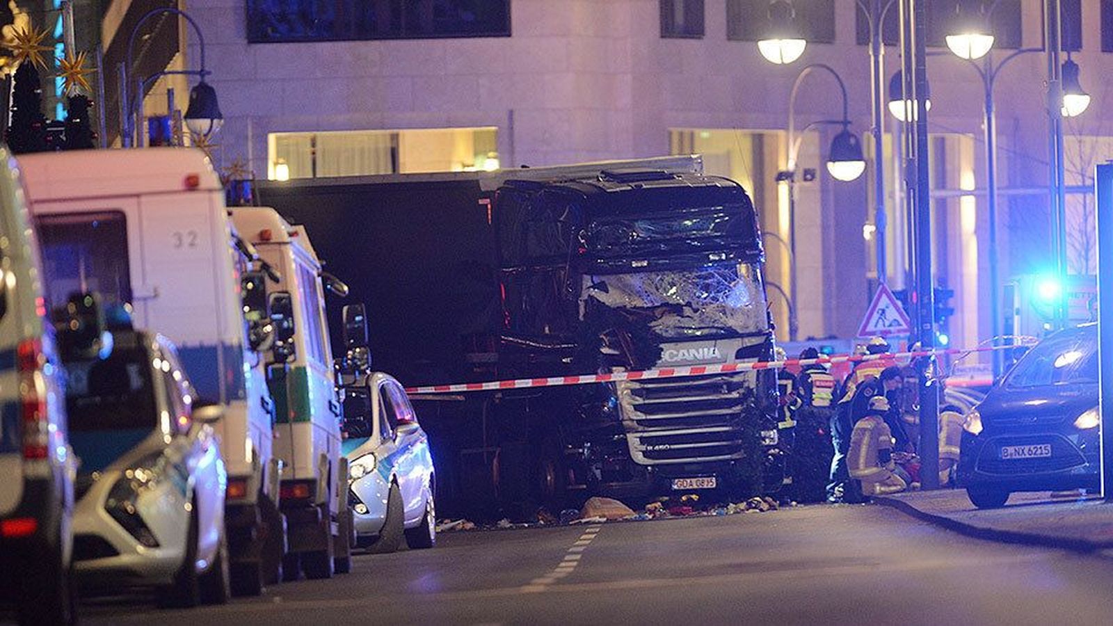 Al menos nueve muertos y decenas de heridos arrollados por un camión en Berlín