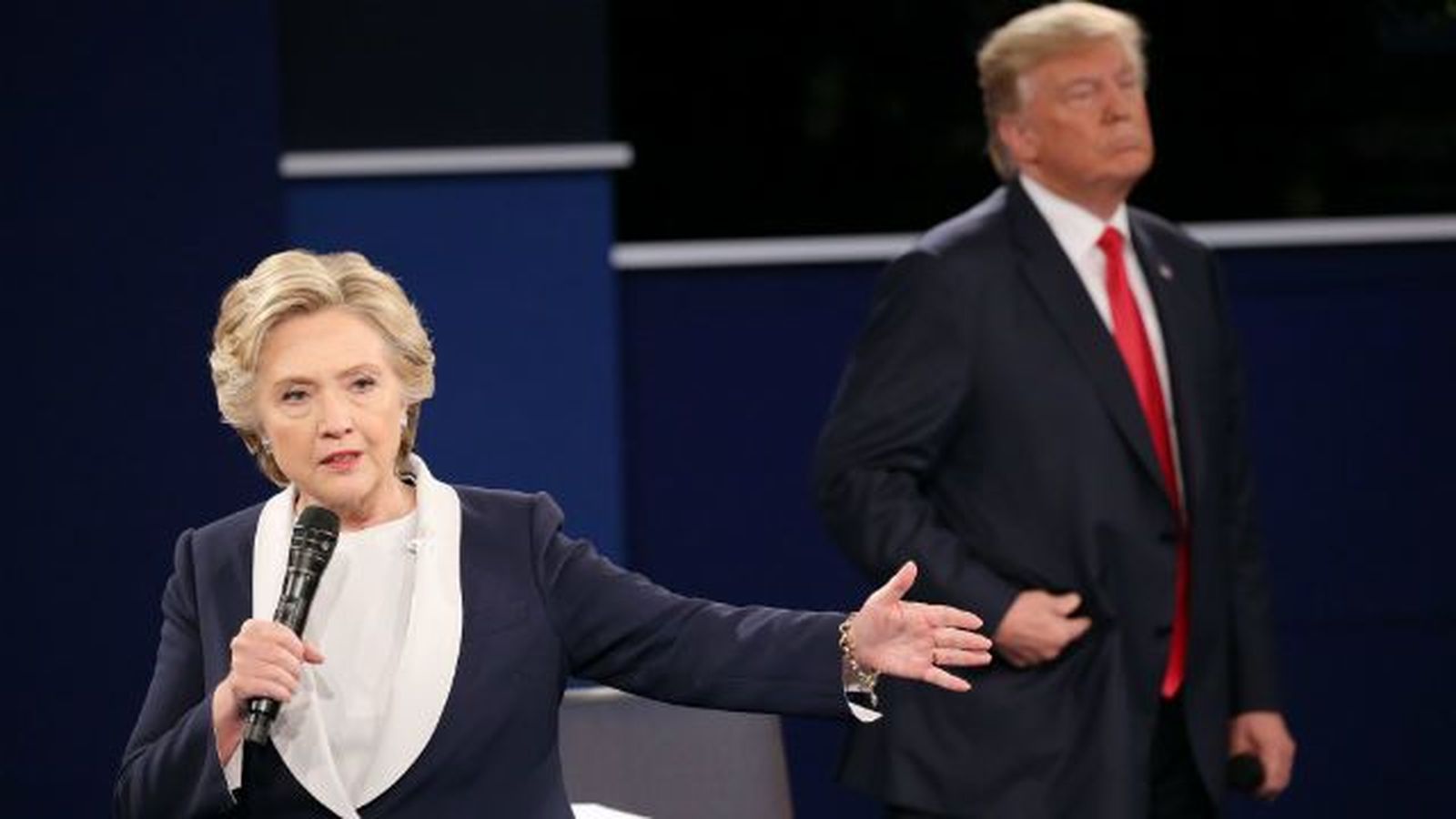 Trump salva los muebles, aunque varios medios dan a Clinton ganadora del debate