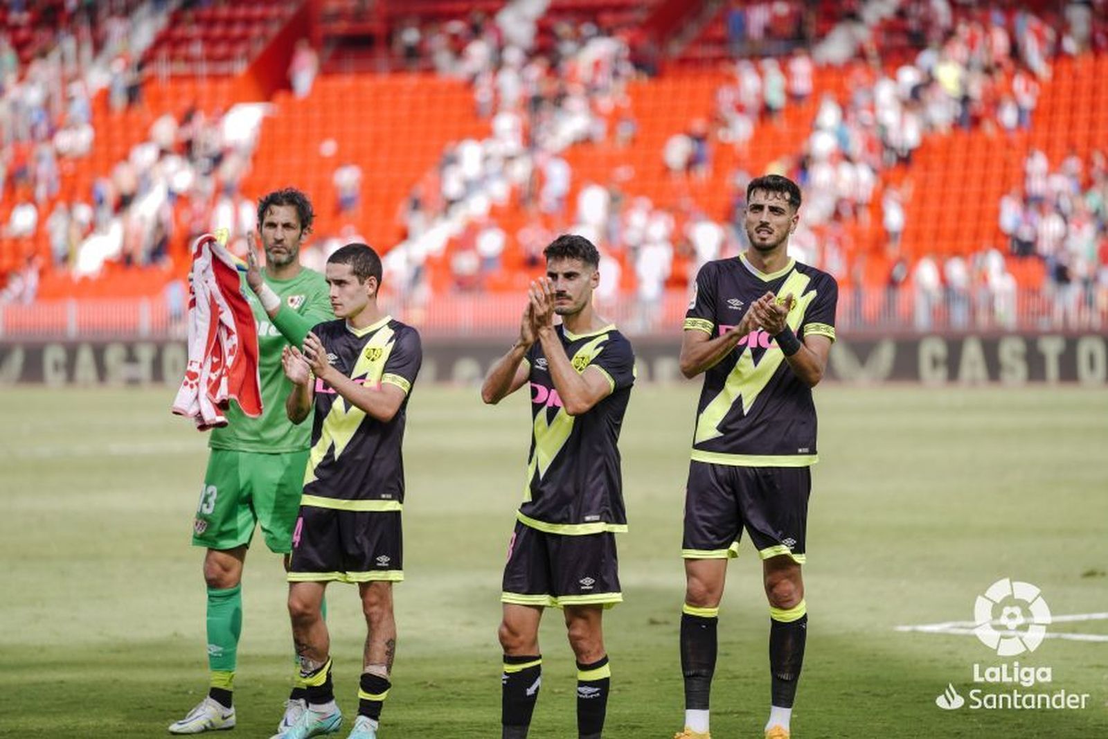 Diego López, junto a sus compañeros del Rayo