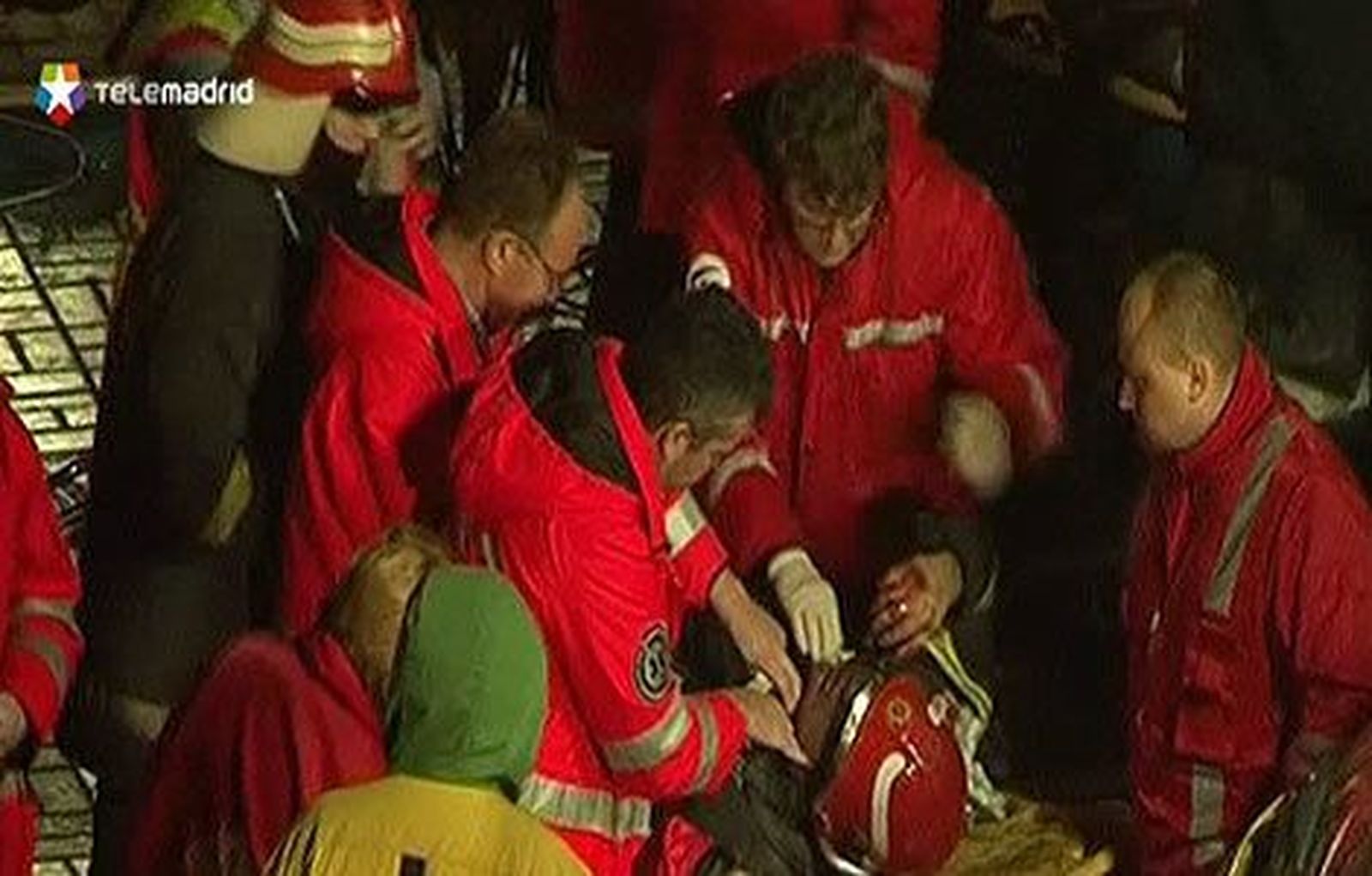 Ascienden a 38 los muertos por el derrumbe de un centro comercial en Riga
