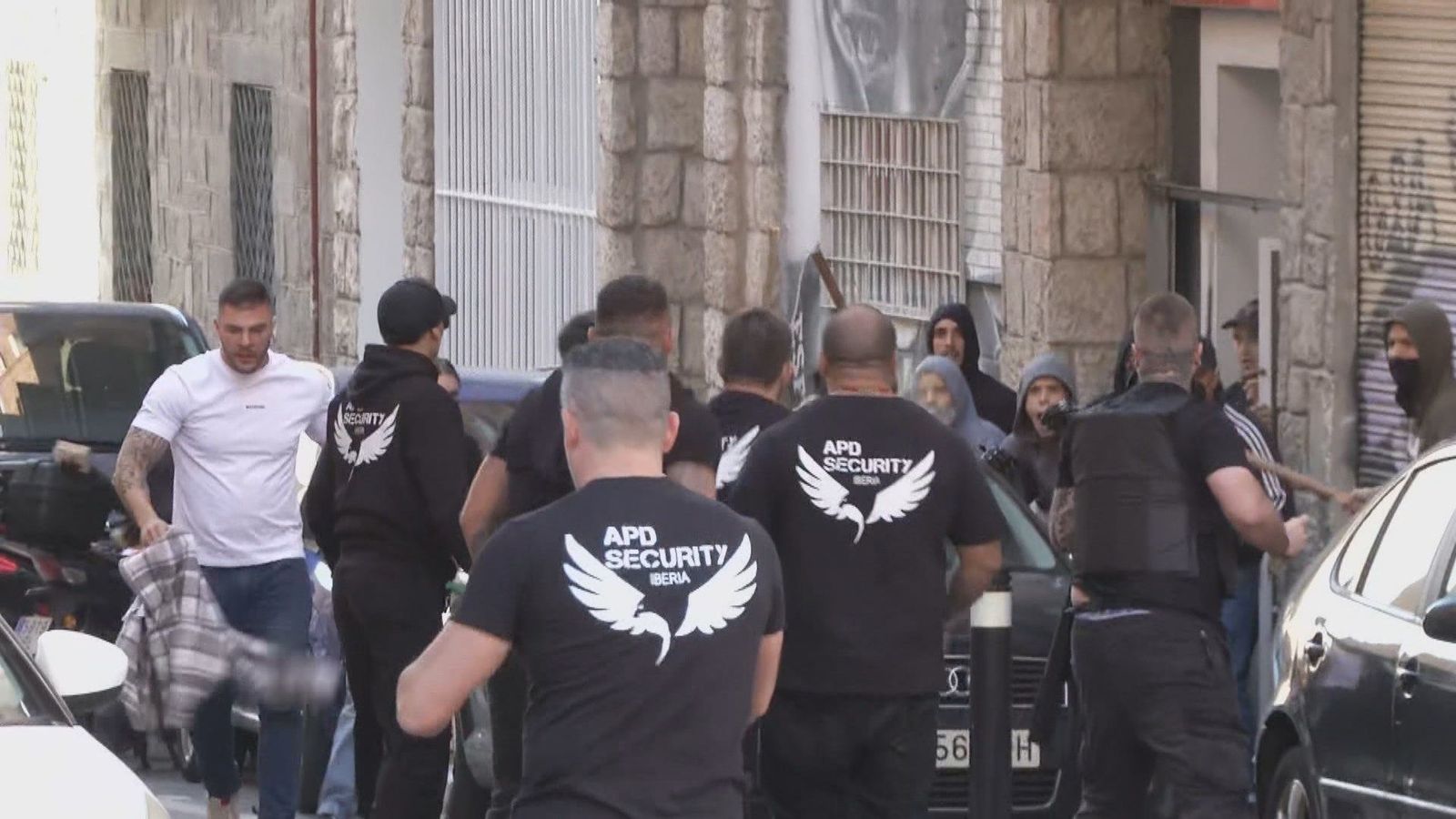 Batalla campal en un intento de desokupación en Vallecas : 17 detenidos y dos heridos