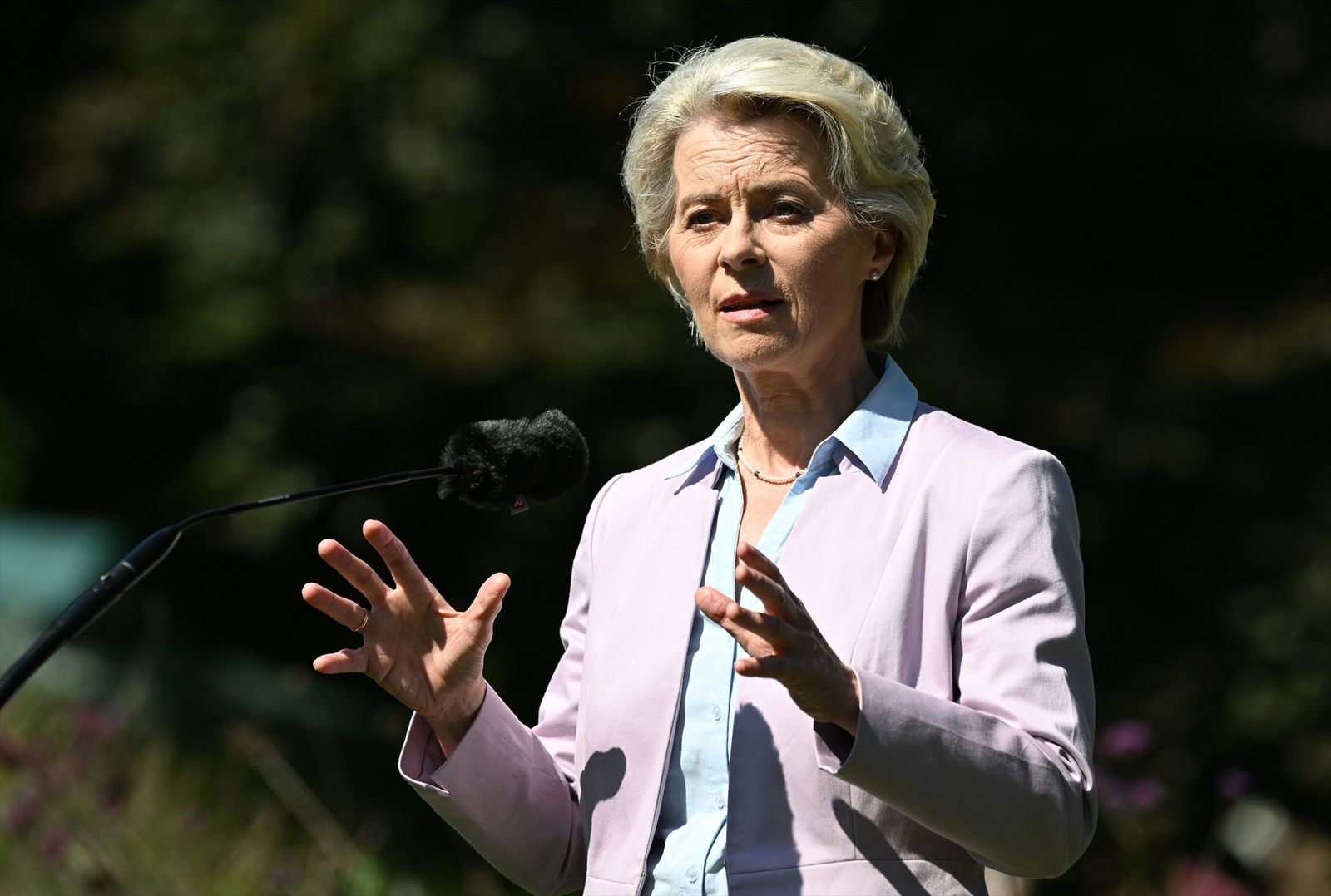 Von der Leyen pide limitar el precio del gas ruso