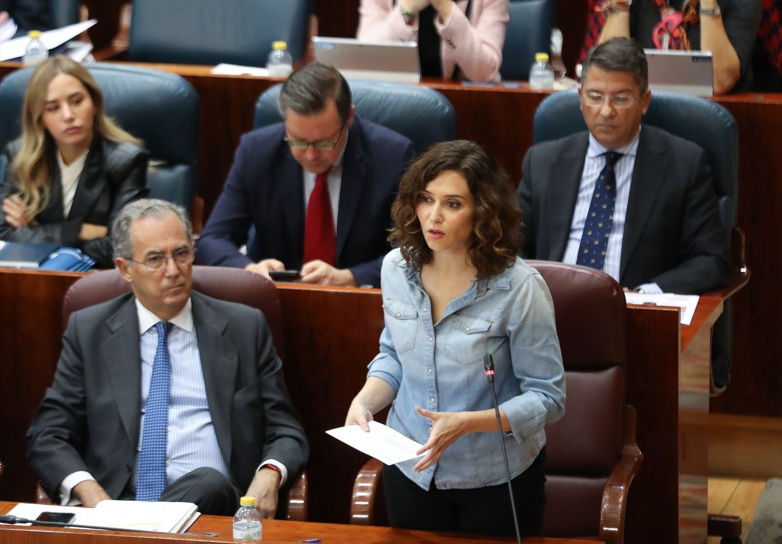 Ayuso acusa a la izquierda de confundir "cambio y emergencia" climática
