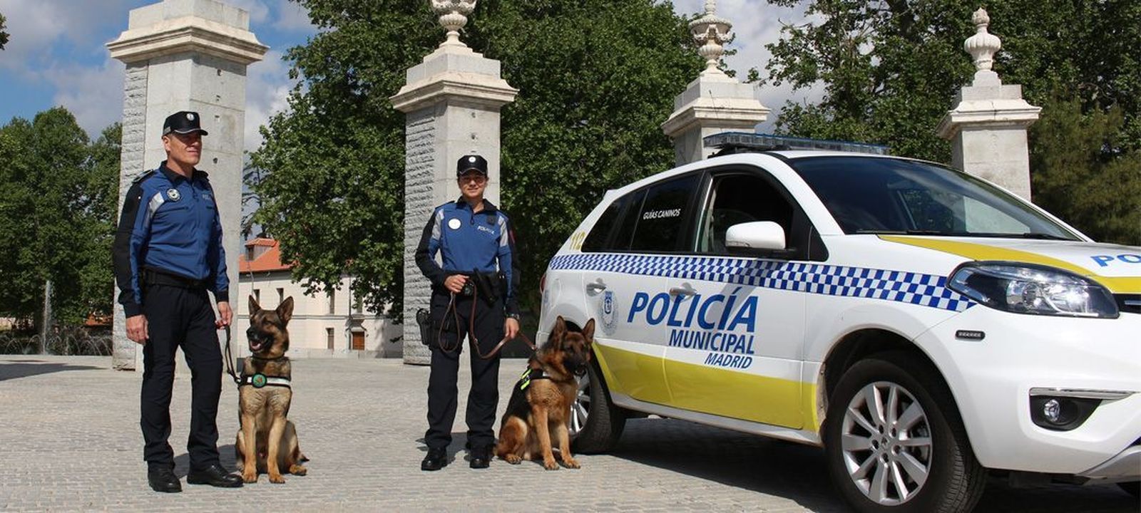 Exhibición canina con la Policía Municipal