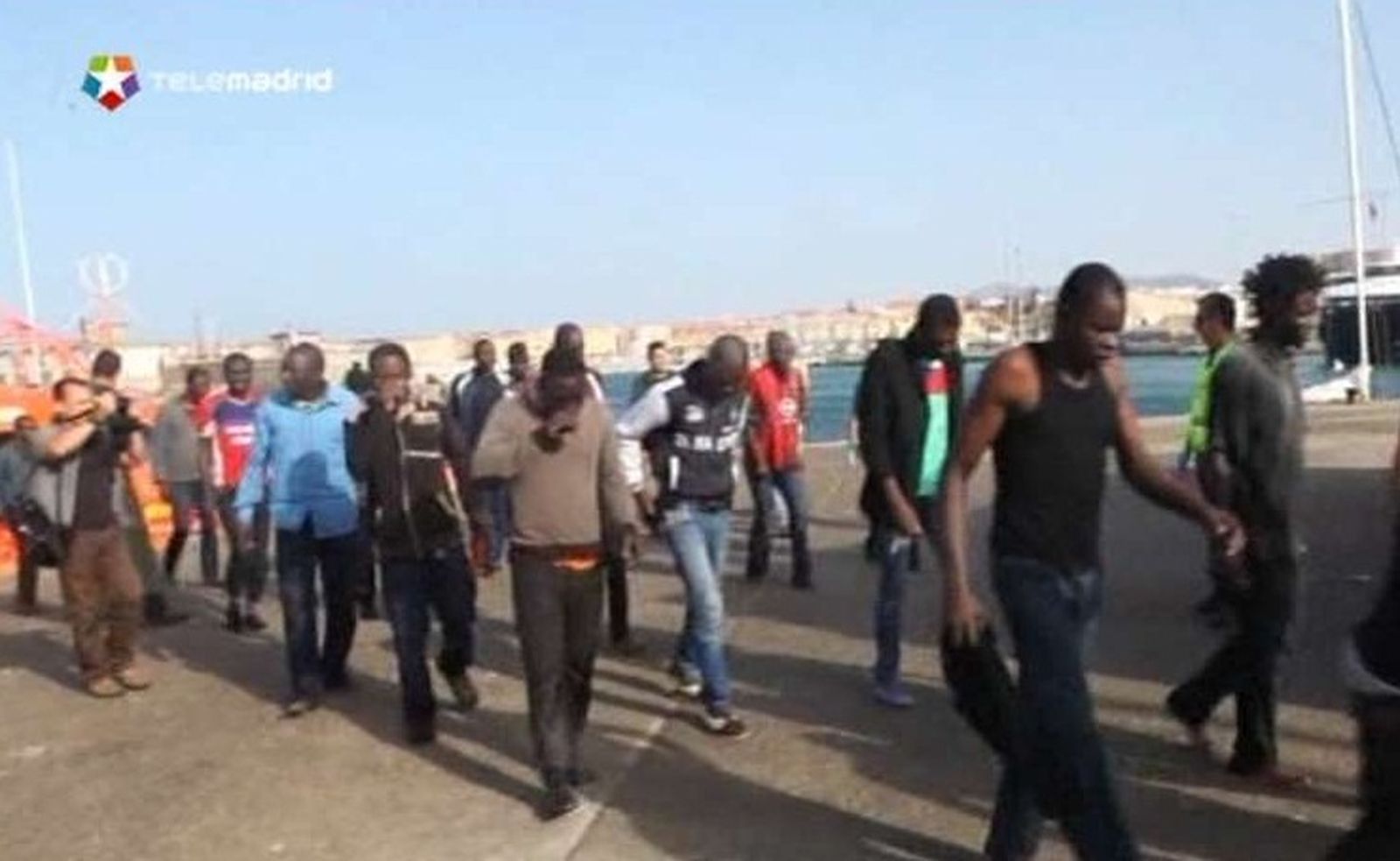 Colapsados los centros de acogida ante la llegada masiva de inmigrantes