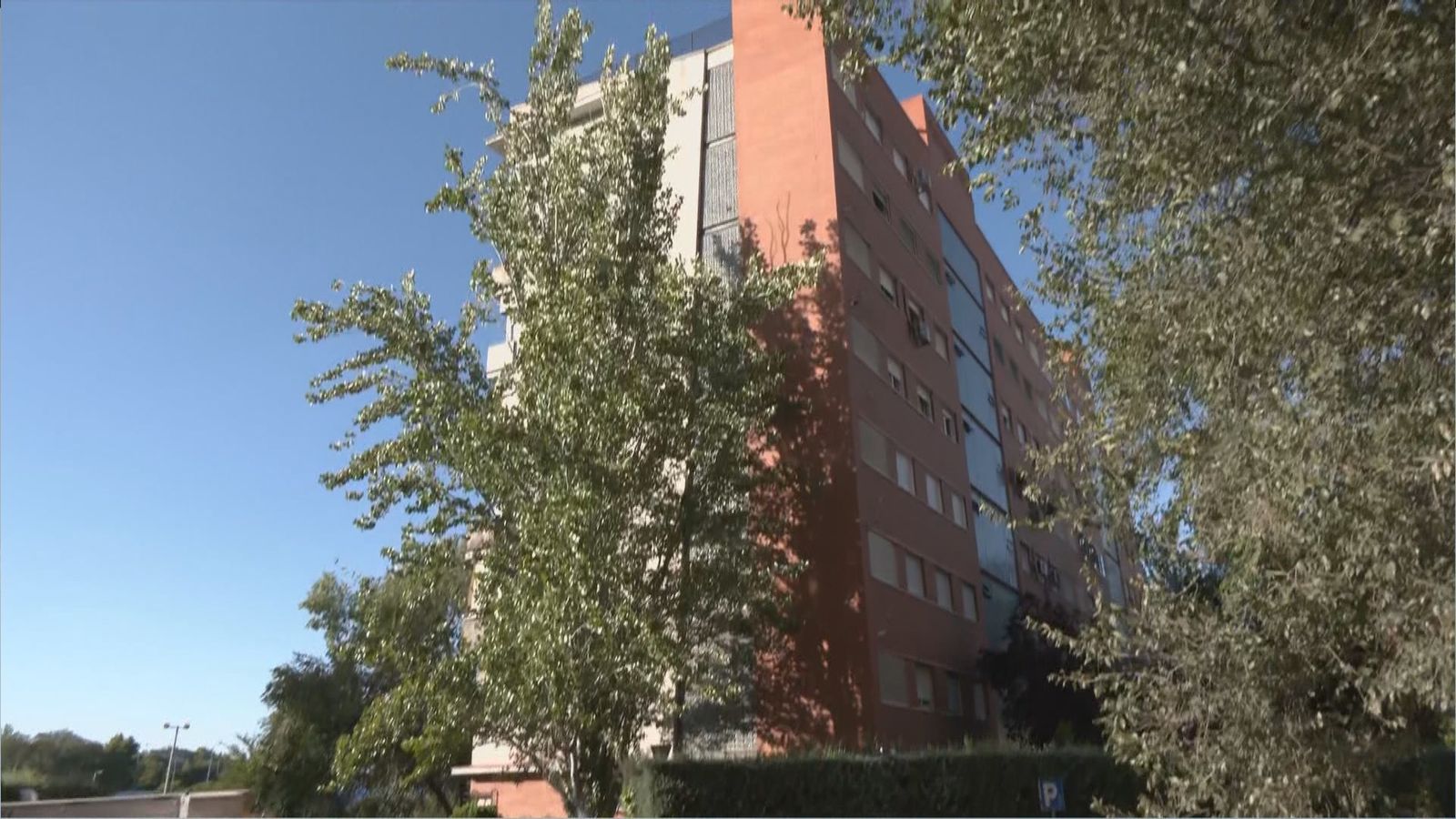 Encuentran los cadáveres de una mujer y un hombre en un piso de Moratalaz